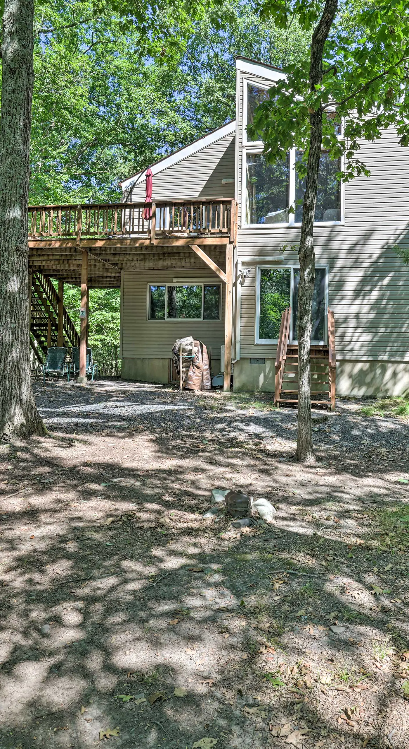 Fire Pit & Grill: Lakefront Poconos Cottage!