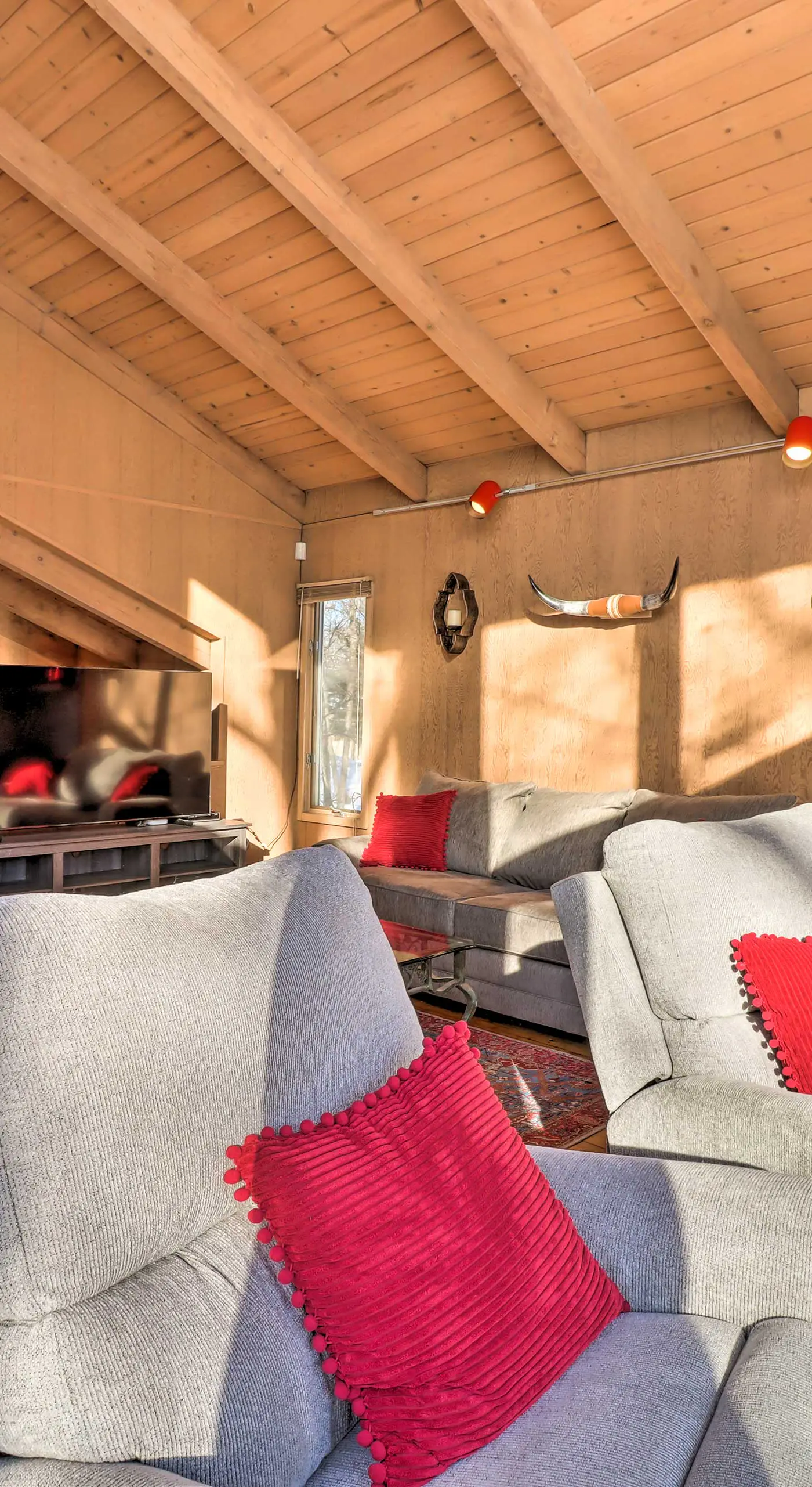 Fire Pit & Grill: Lakefront Poconos Cottage!
