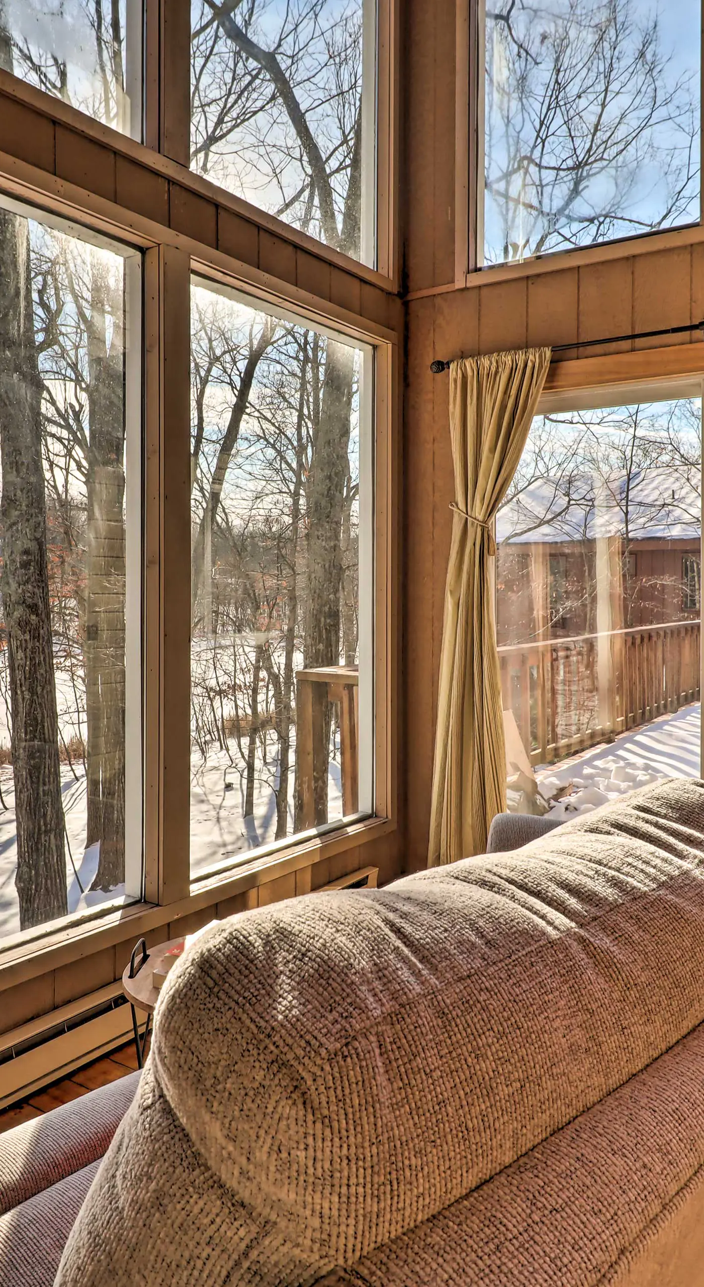 Fire Pit & Grill: Lakefront Poconos Cottage!