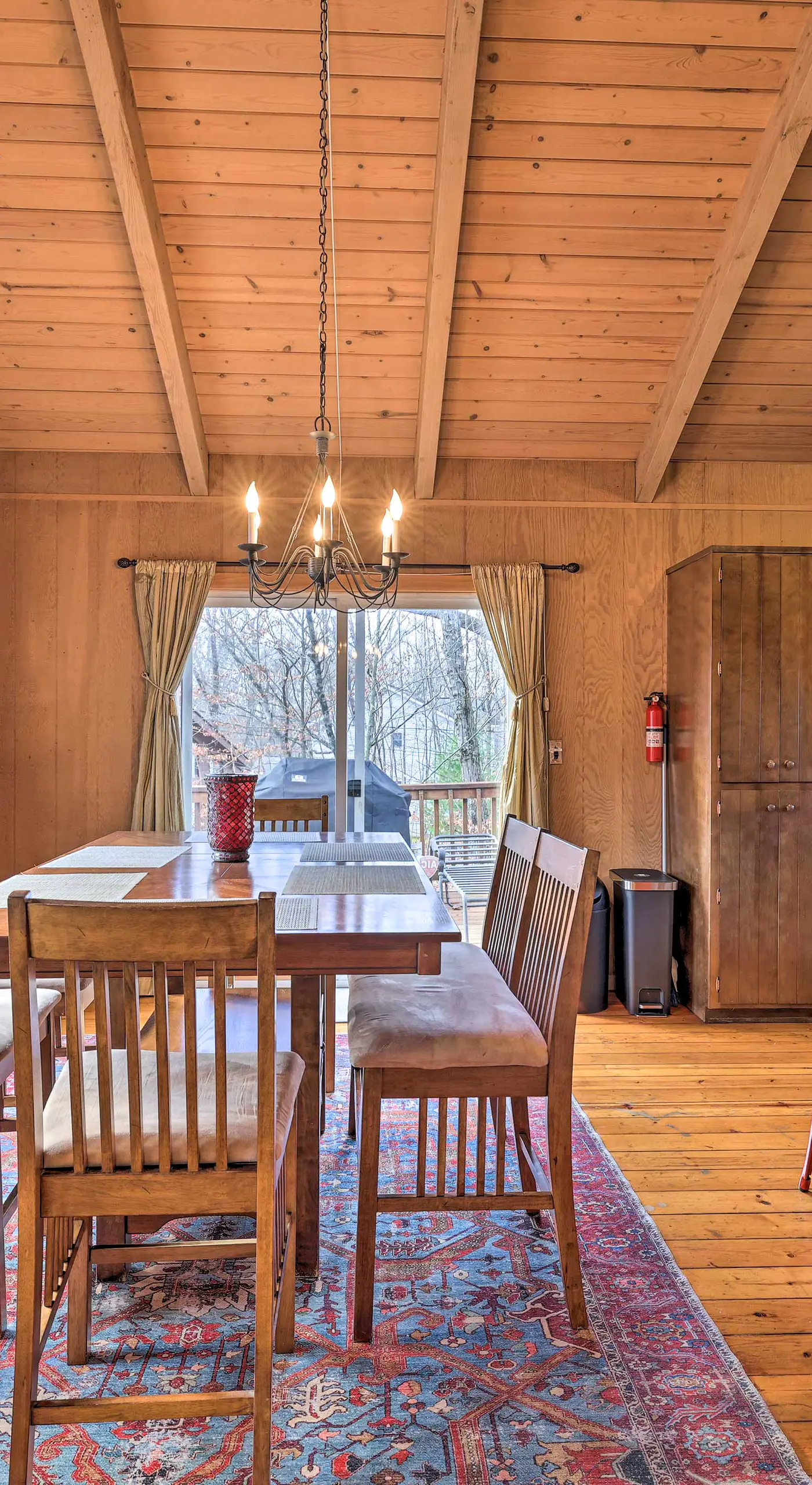 Fire Pit & Grill: Lakefront Poconos Cottage!