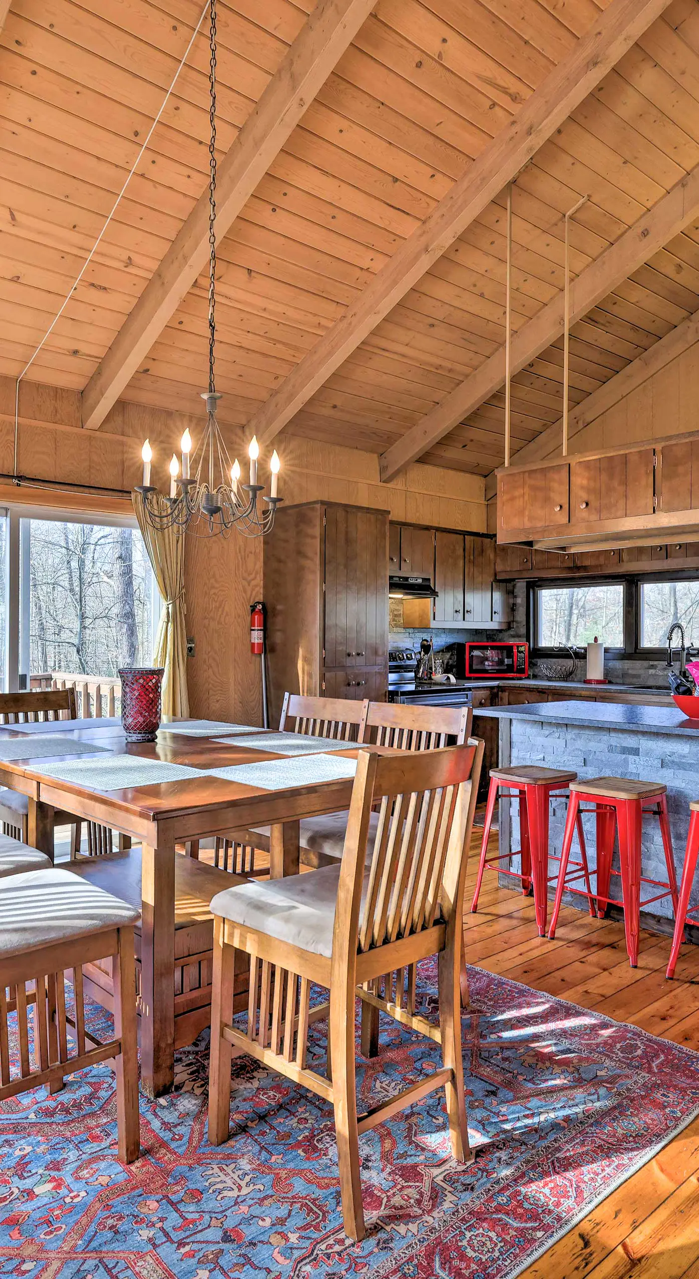 Fire Pit & Grill: Lakefront Poconos Cottage!