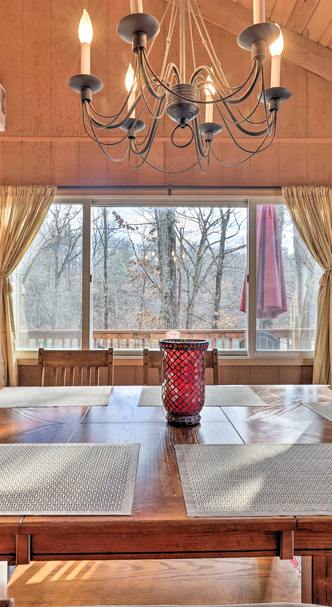 Fire Pit & Grill: Lakefront Poconos Cottage!