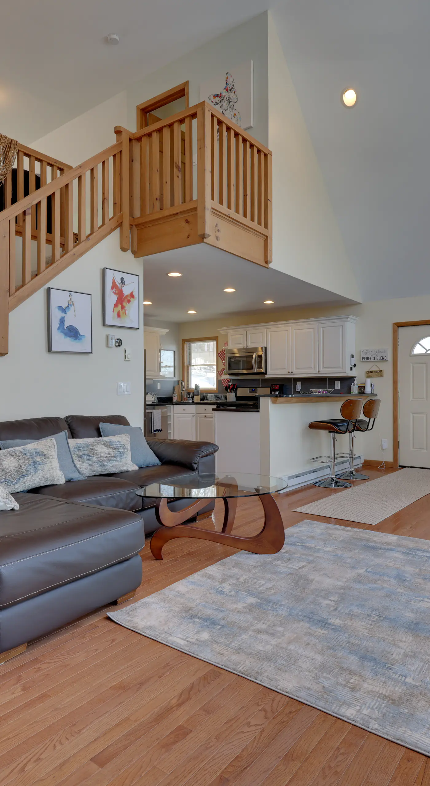 Large Deck + Resort Amenities: Lake Ariel Retreat