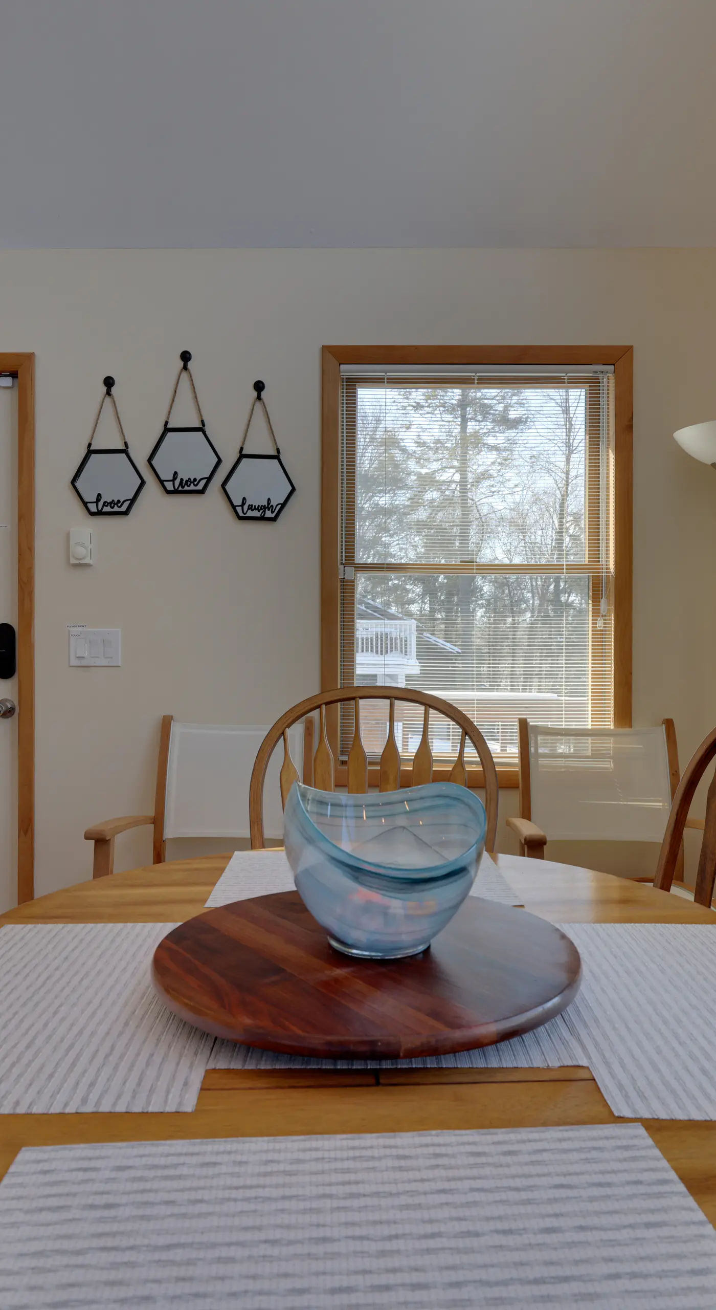 Large Deck + Resort Amenities: Lake Ariel Retreat