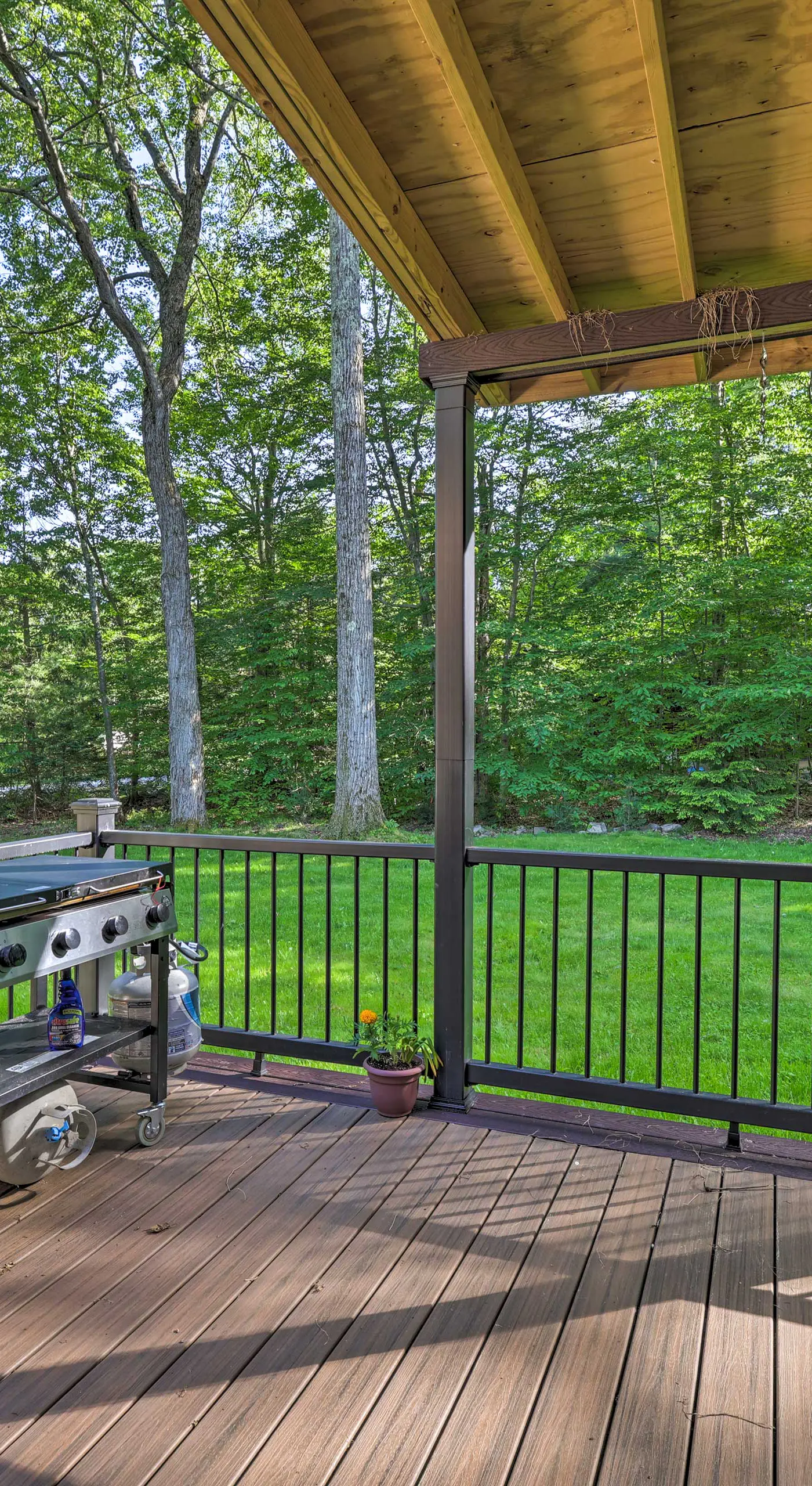 Poconos Cottage w/ Sauna ~ 10 Mi to Camelback!