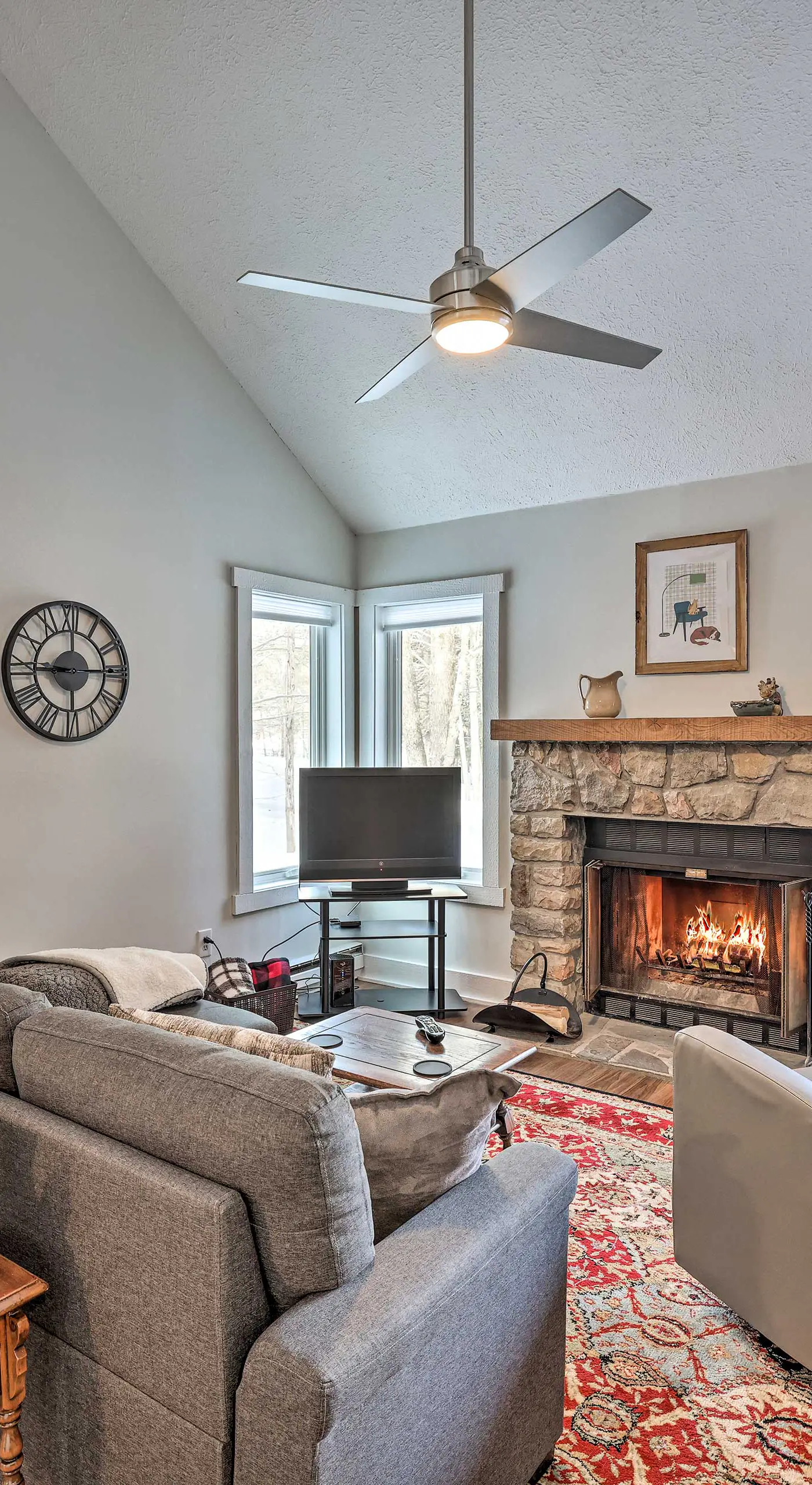 < 1 Mi to Jack Frost: Lake Harmony Townhome!