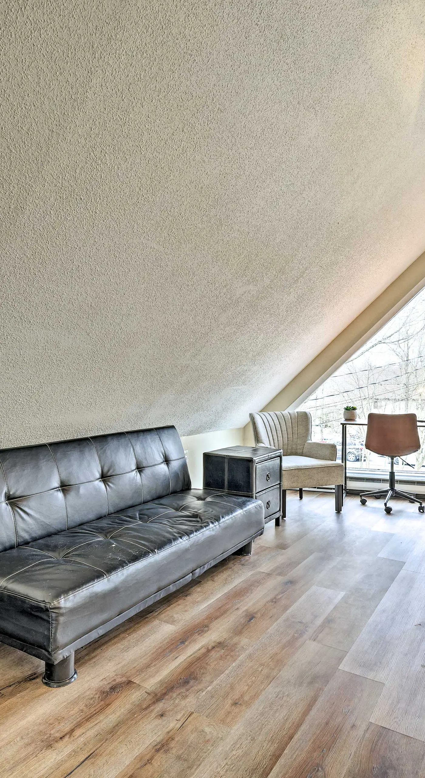 Golf, Ski + Fish: Cabin w/ Deck in Tobyhanna!