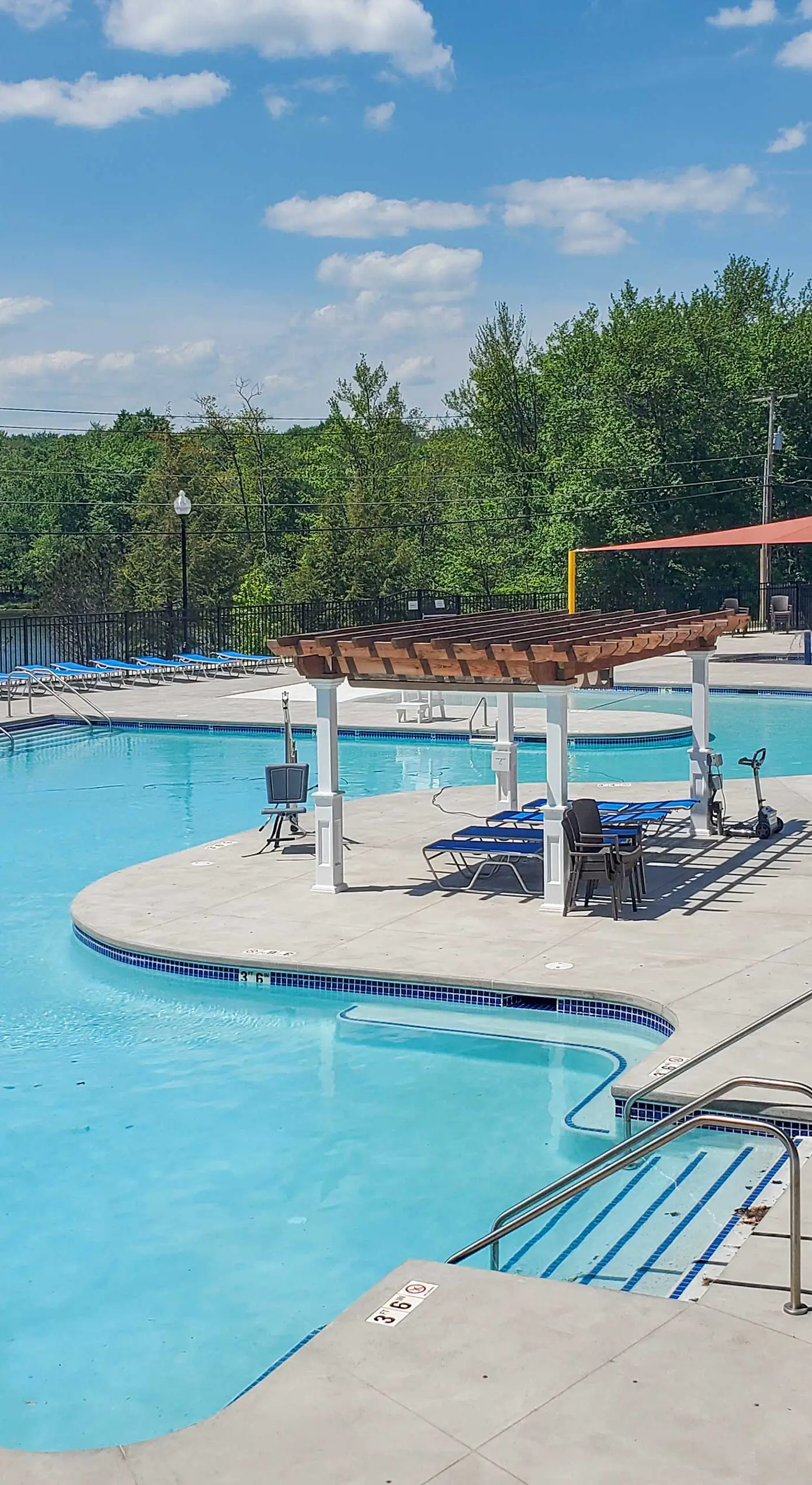 Golf, Ski + Fish: Cabin w/ Deck in Tobyhanna!
