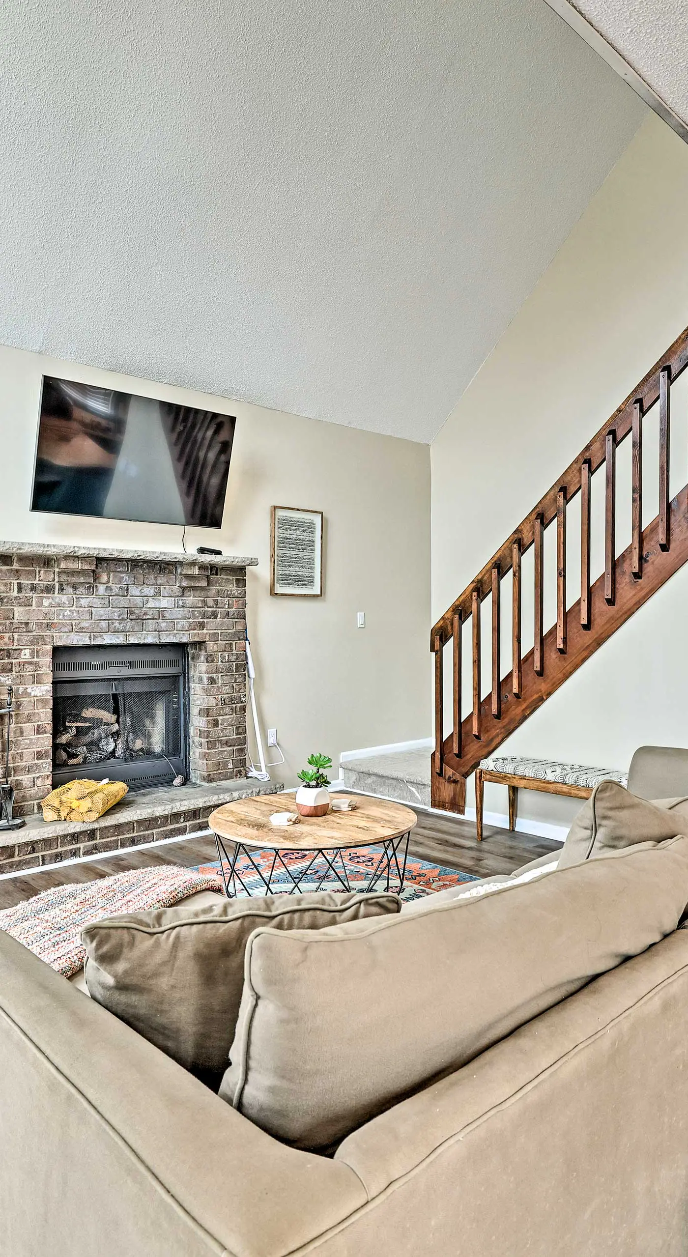Golf, Ski + Fish: Cabin w/ Deck in Tobyhanna!
