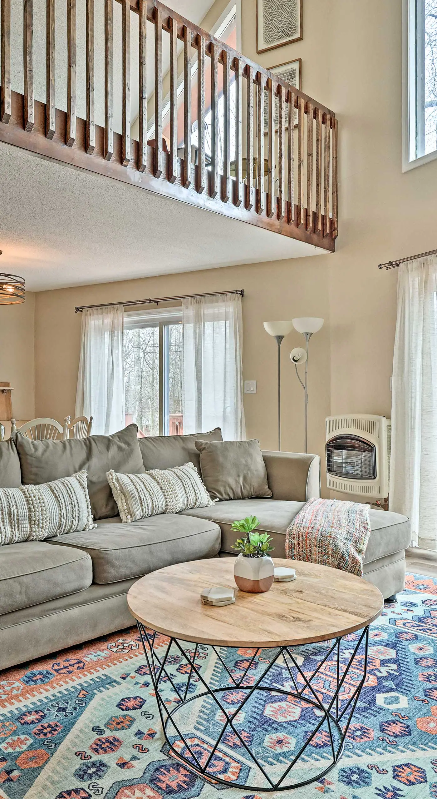 Golf, Ski + Fish: Cabin w/ Deck in Tobyhanna!