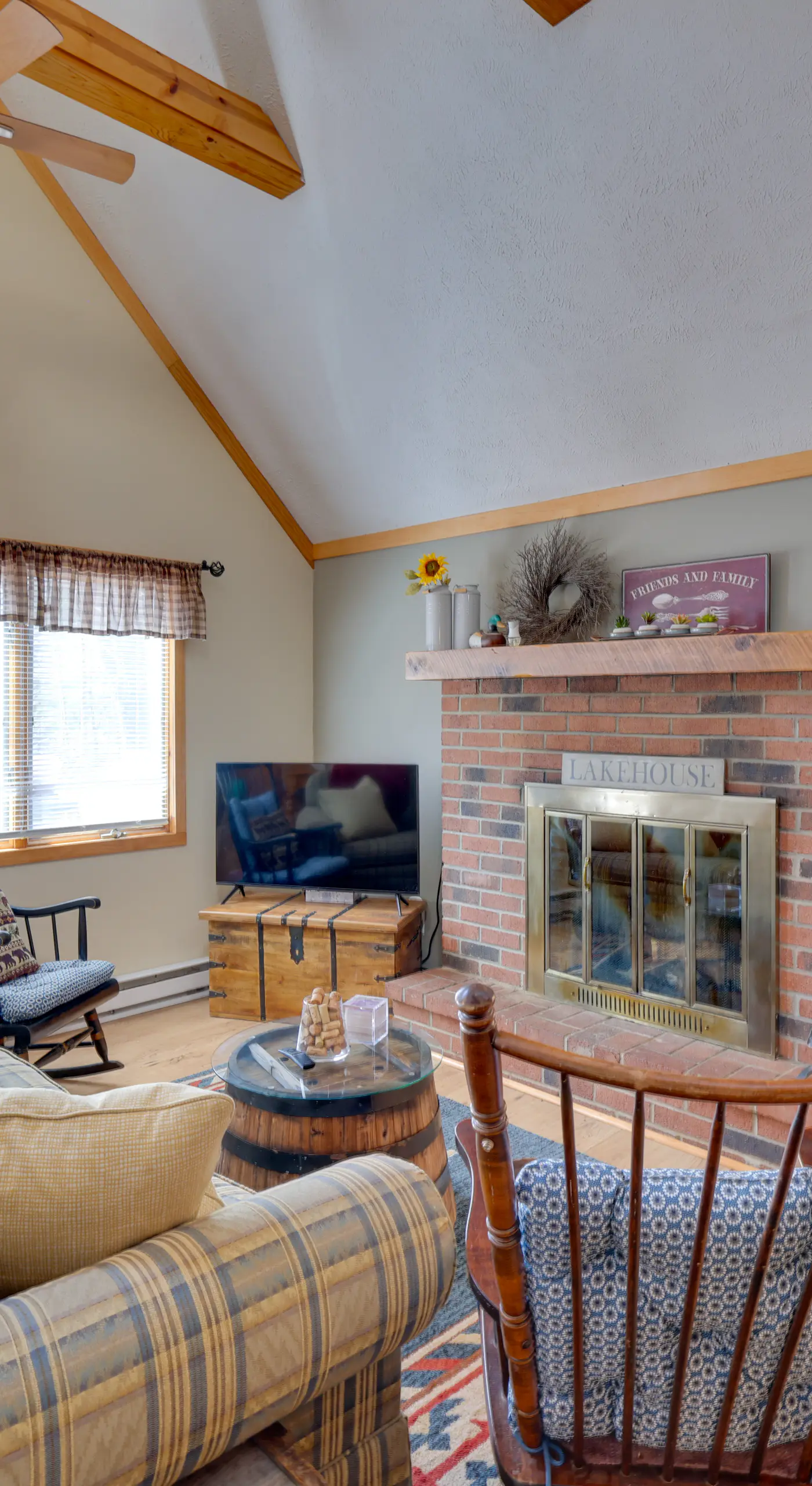 Walk to Beach: Pocono Lake Cabin w/ Pool Access!