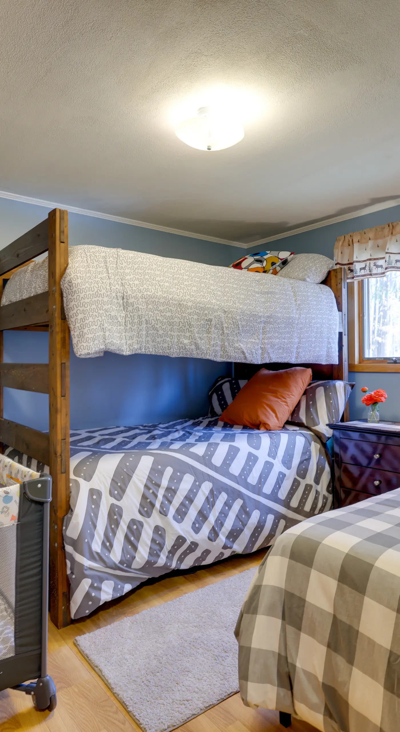 Walk to Beach: Pocono Lake Cabin w/ Pool Access!