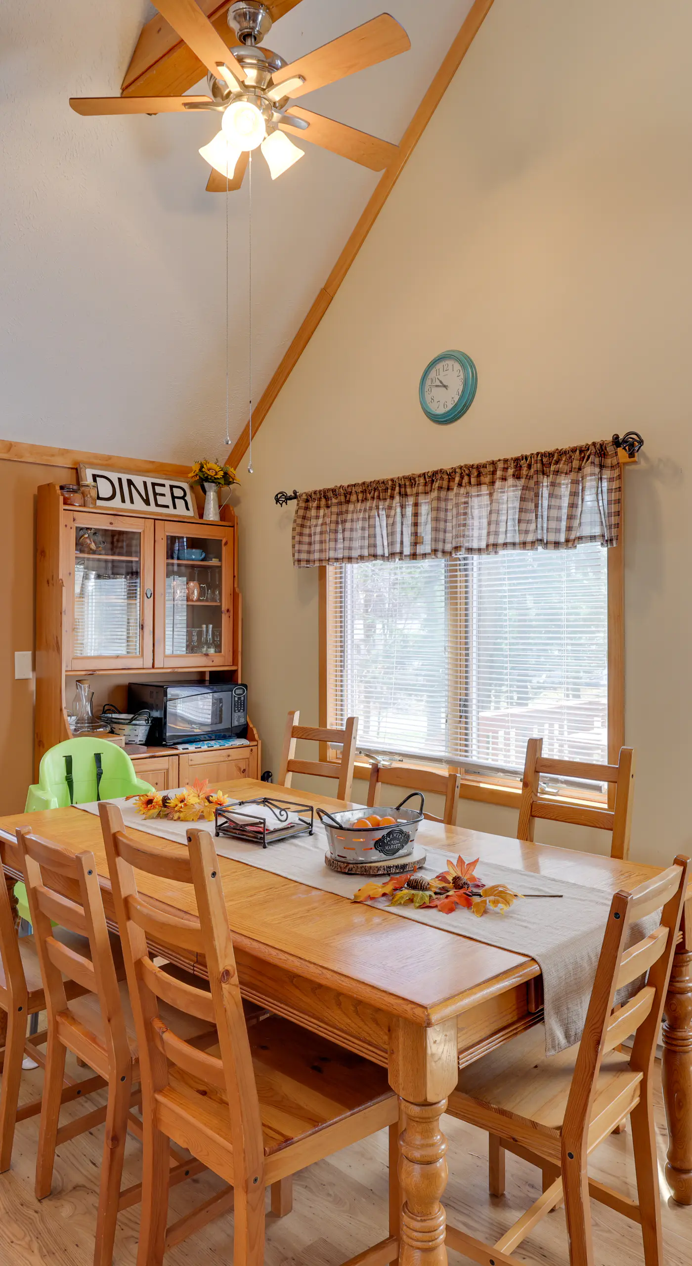 Walk to Beach: Pocono Lake Cabin w/ Pool Access!