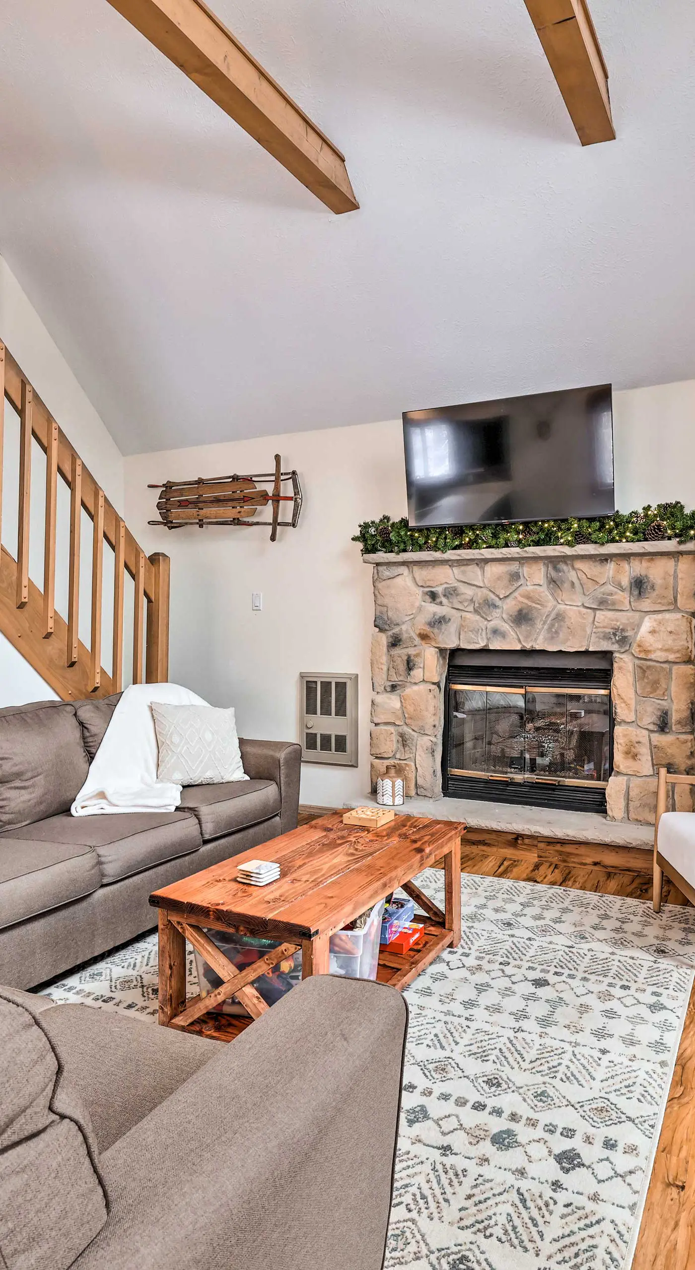 Walk to Arrowhead Lake: Cabin w/ Private Hot Tub!