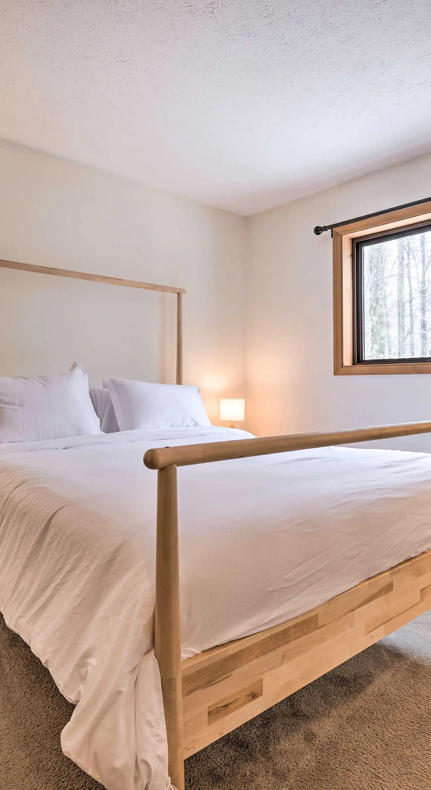 Walk to Arrowhead Lake: Cabin w/ Private Hot Tub!
