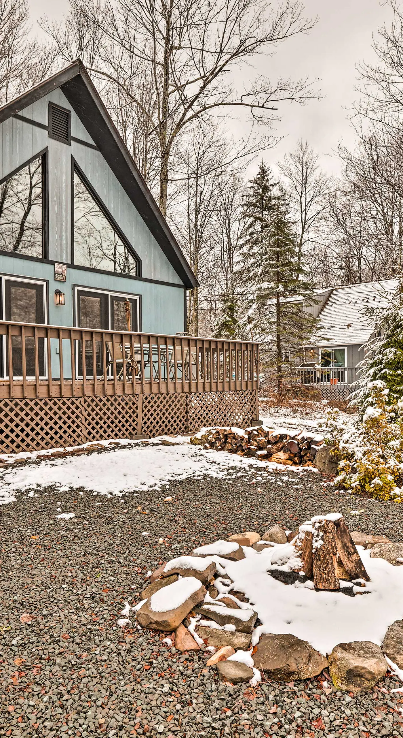 Walk to Arrowhead Lake: Cabin w/ Private Hot Tub!