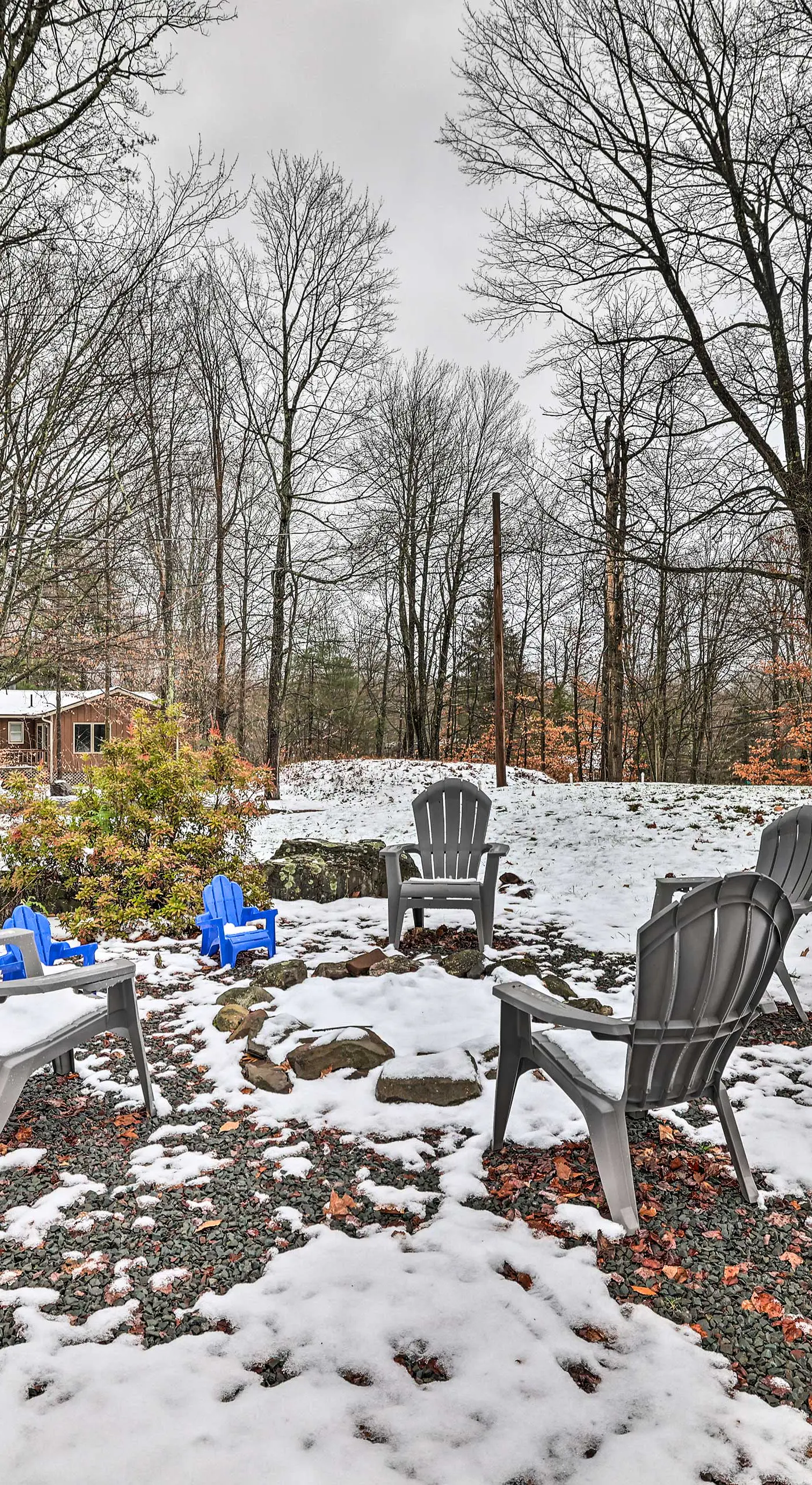 Walk to Arrowhead Lake: Cabin w/ Private Hot Tub!
