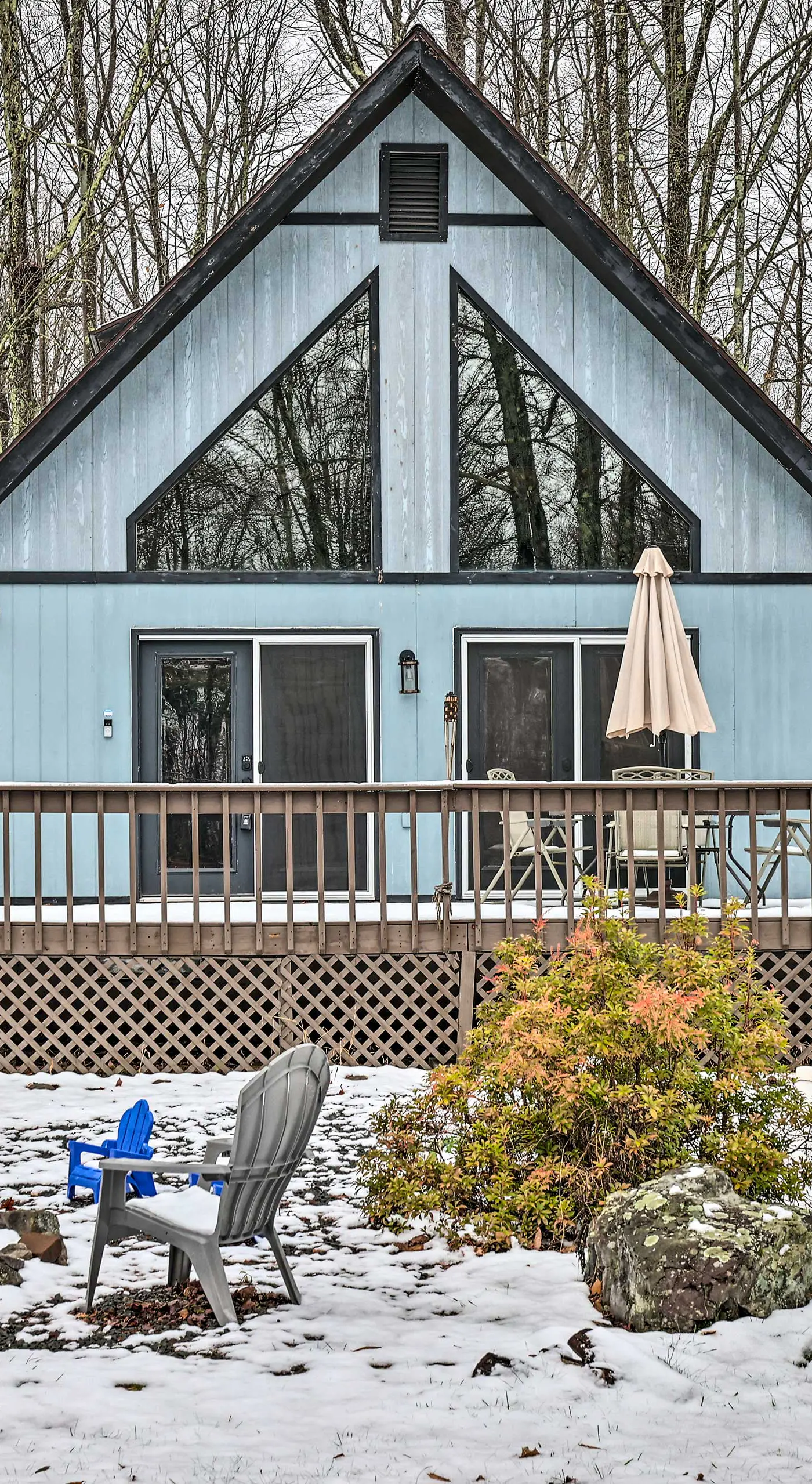Walk to Arrowhead Lake: Cabin w/ Private Hot Tub!