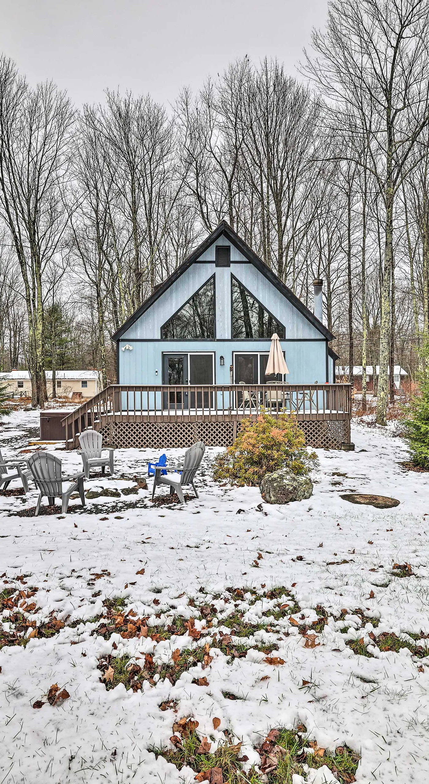Walk to Arrowhead Lake: Cabin w/ Private Hot Tub!