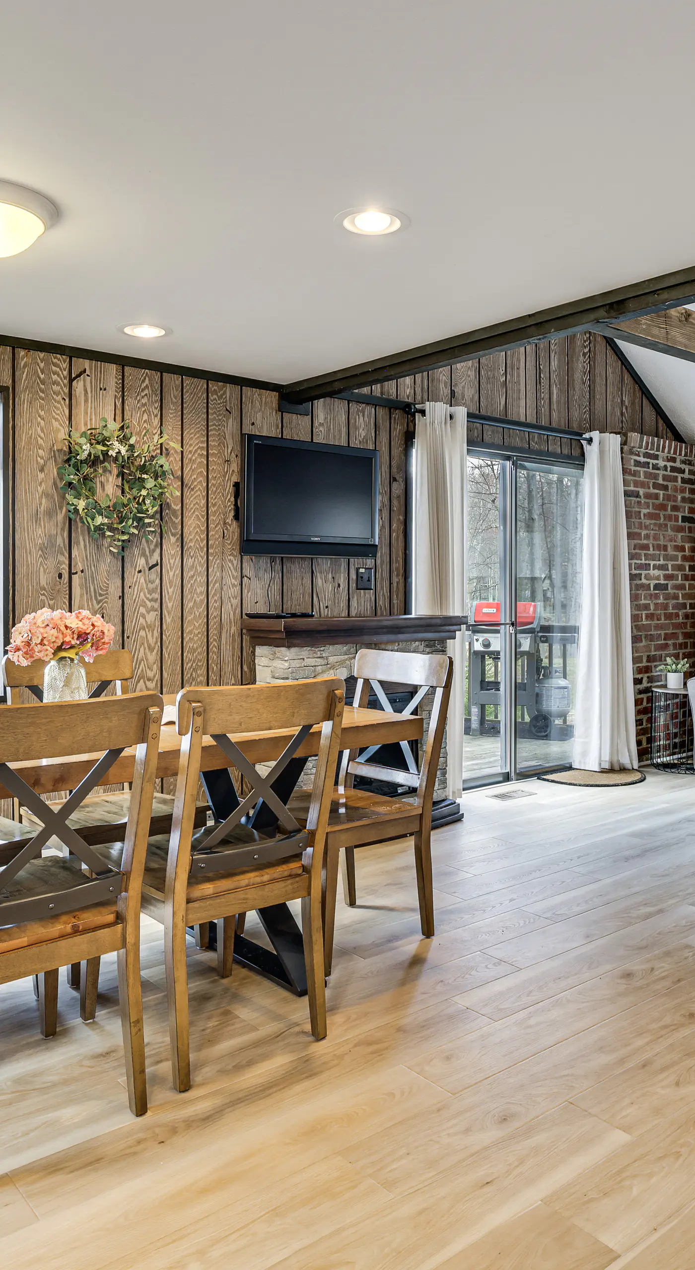 Pocono Lake Home w/ Fire Pit: Walk to Ski Hill!
