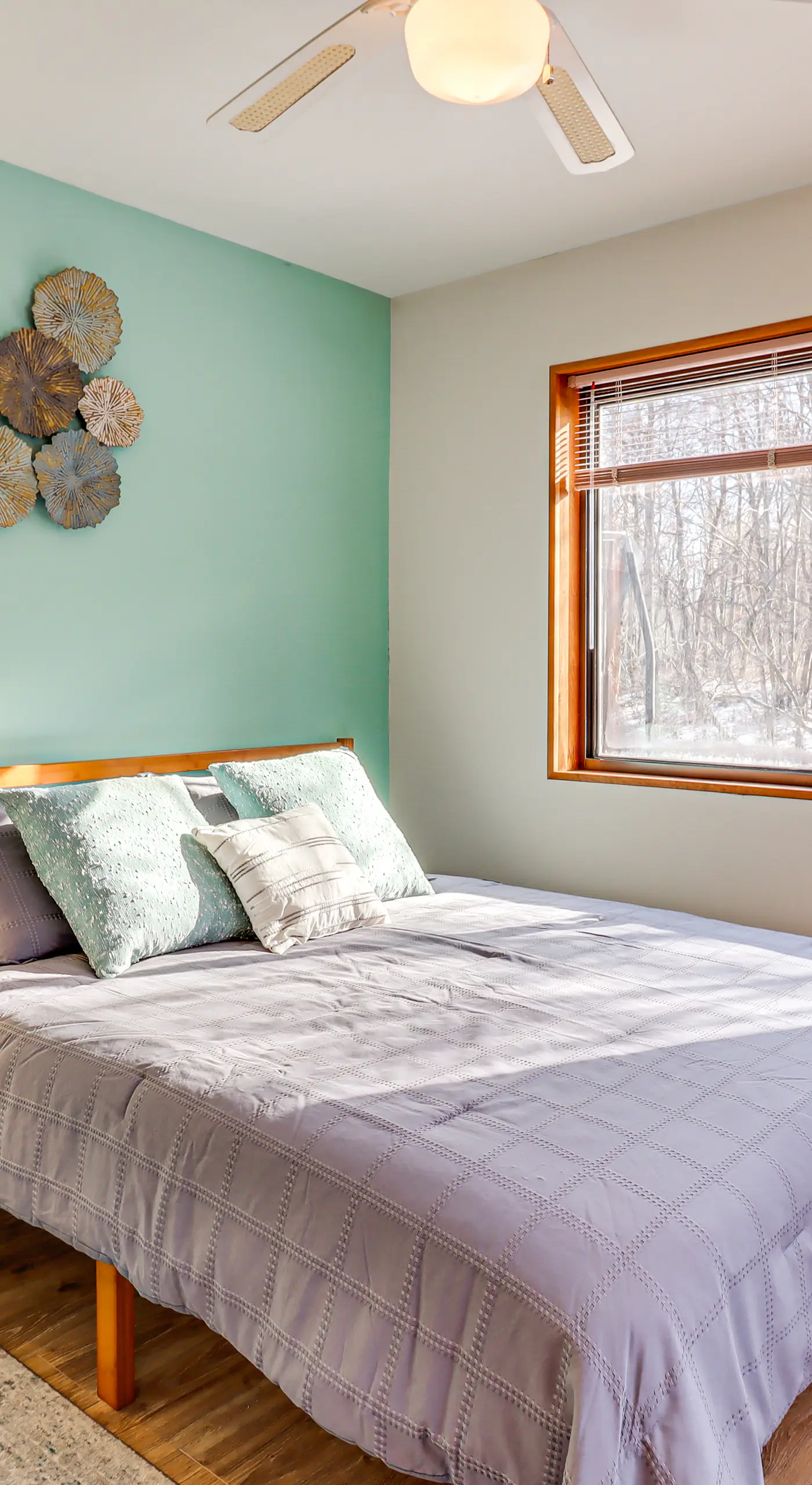 Private Spa, Fire Pit & Deck: Poconos Home!
