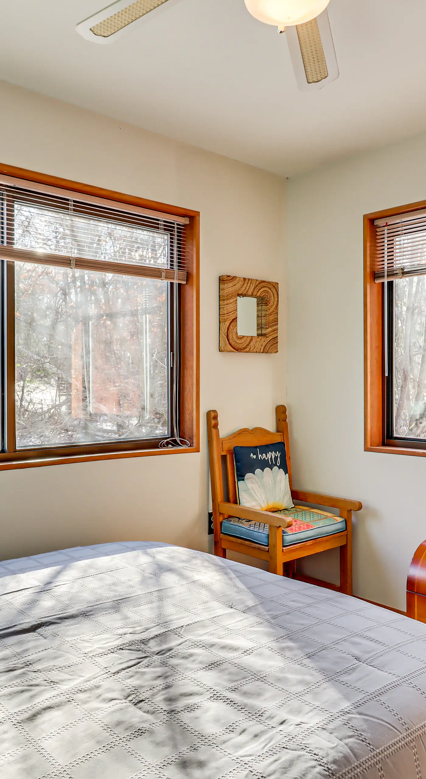 Private Spa, Fire Pit & Deck: Poconos Home!