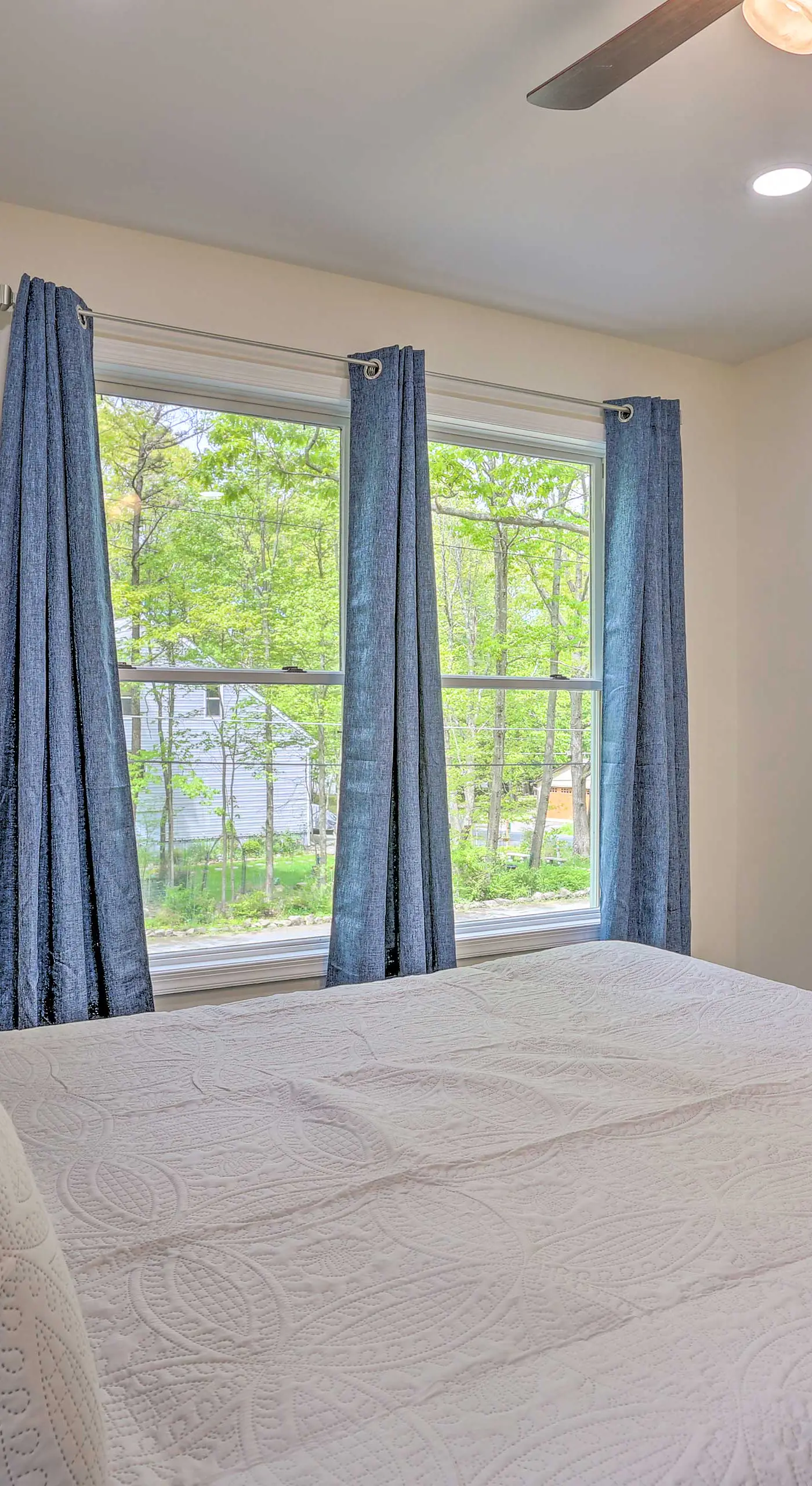2 Game Rooms! Family Poconos Home 9 Mi to Slopes
