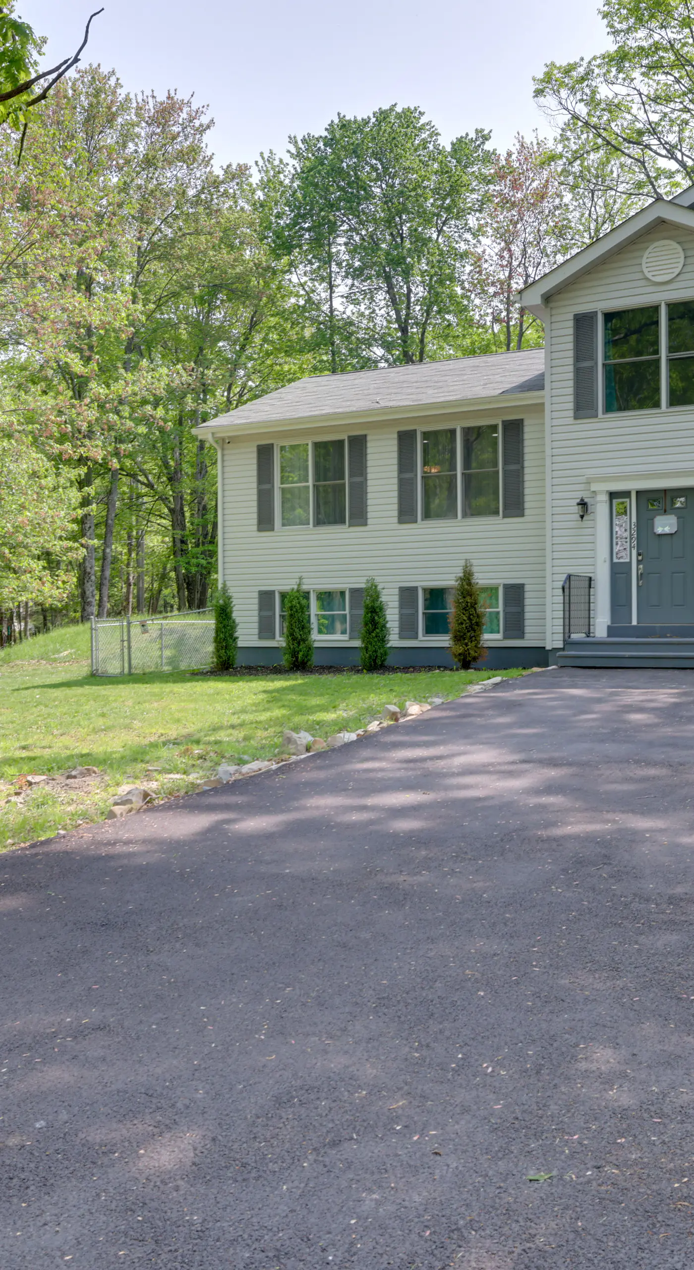 2 Game Rooms! Family Poconos Home 9 Mi to Slopes