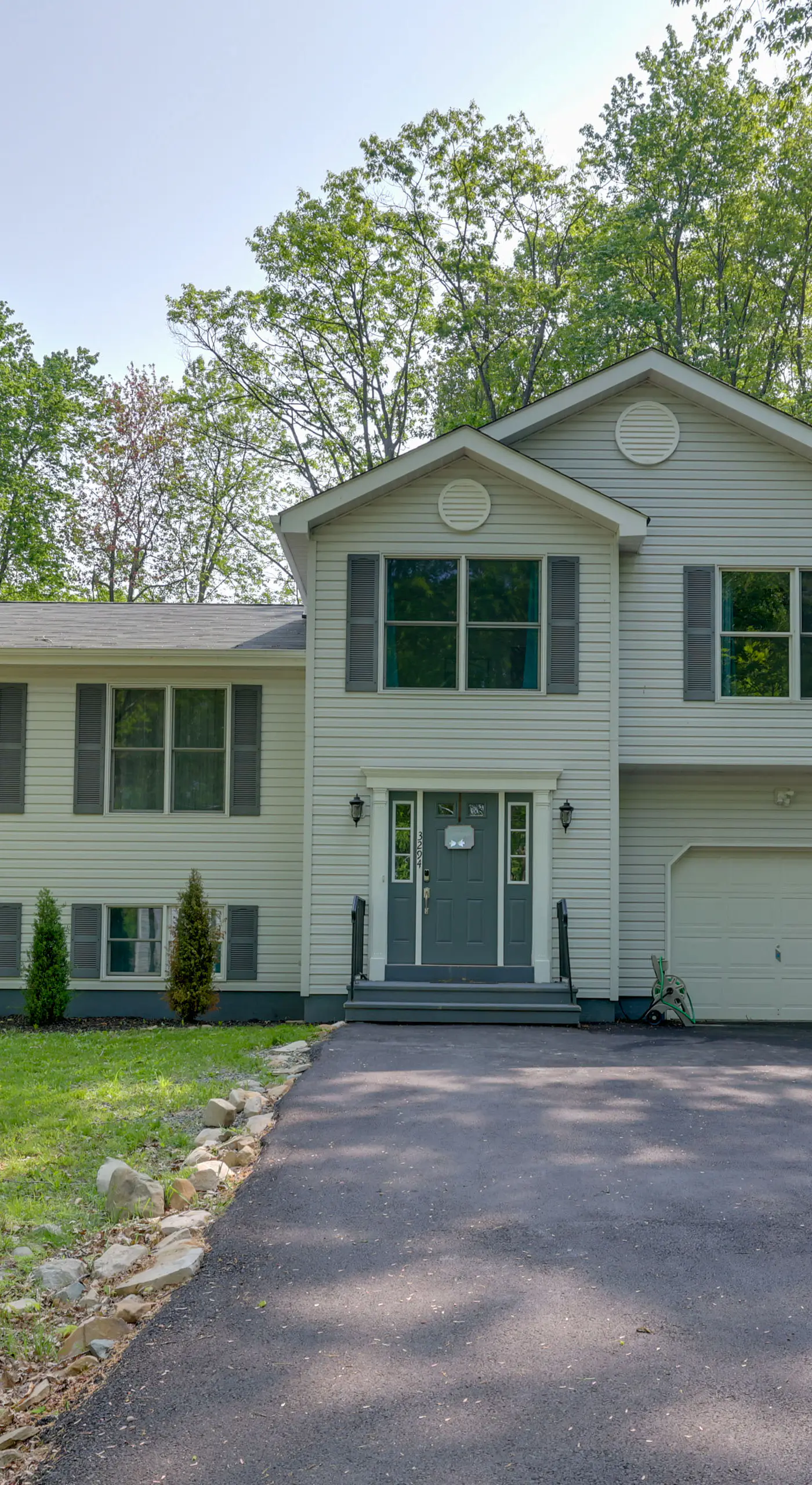 2 Game Rooms! Family Poconos Home 9 Mi to Slopes