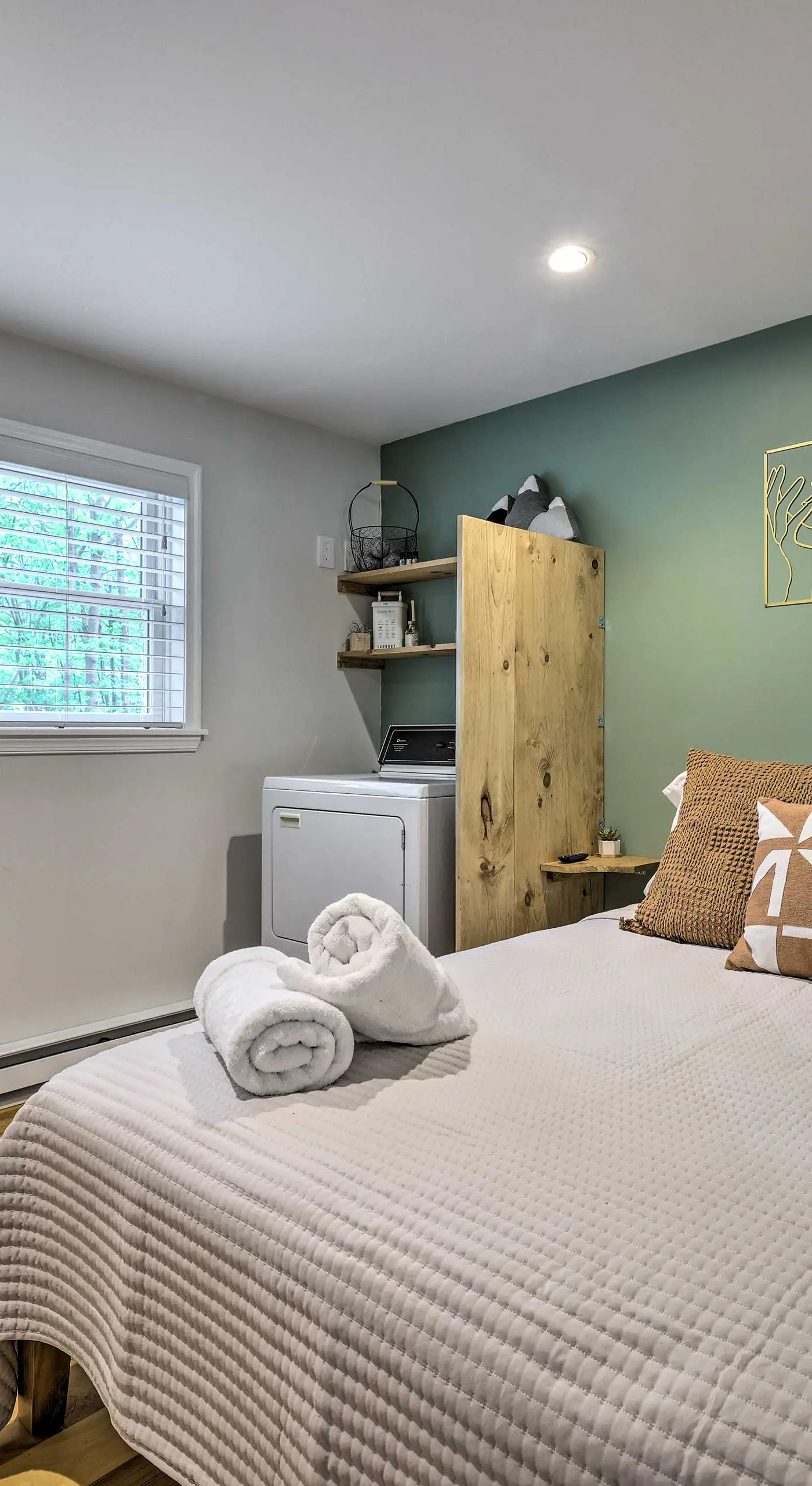Near Lakes & Resorts: Pet-Friendly Long Pond Abode