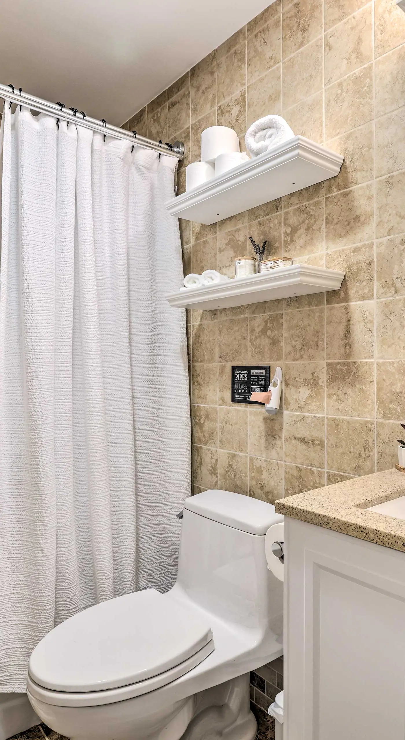 Near Lakes & Resorts: Pet-Friendly Long Pond Abode