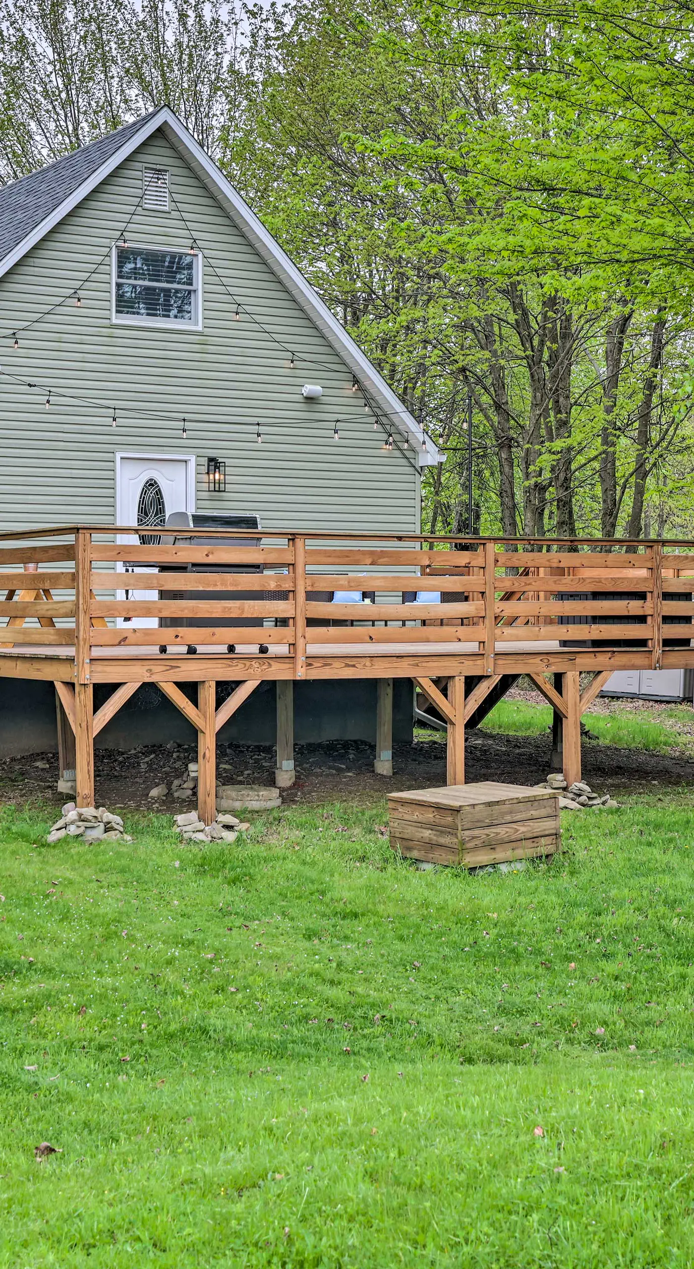 Near Lakes & Resorts: Pet-Friendly Long Pond Abode