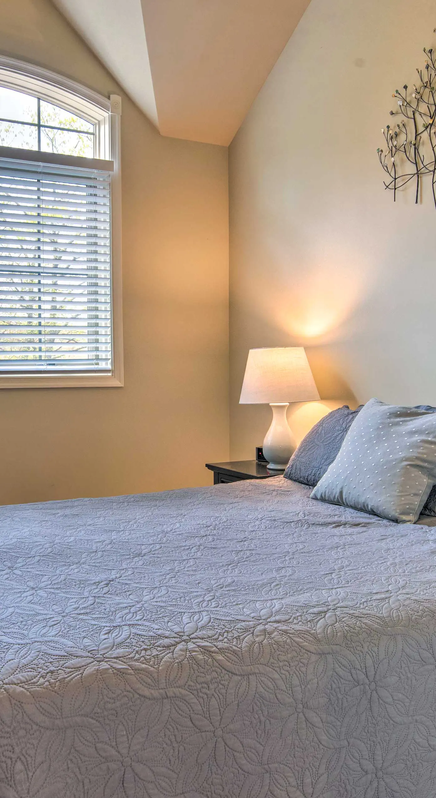 Community Perks & Deck: Lake Harmony Townhome!