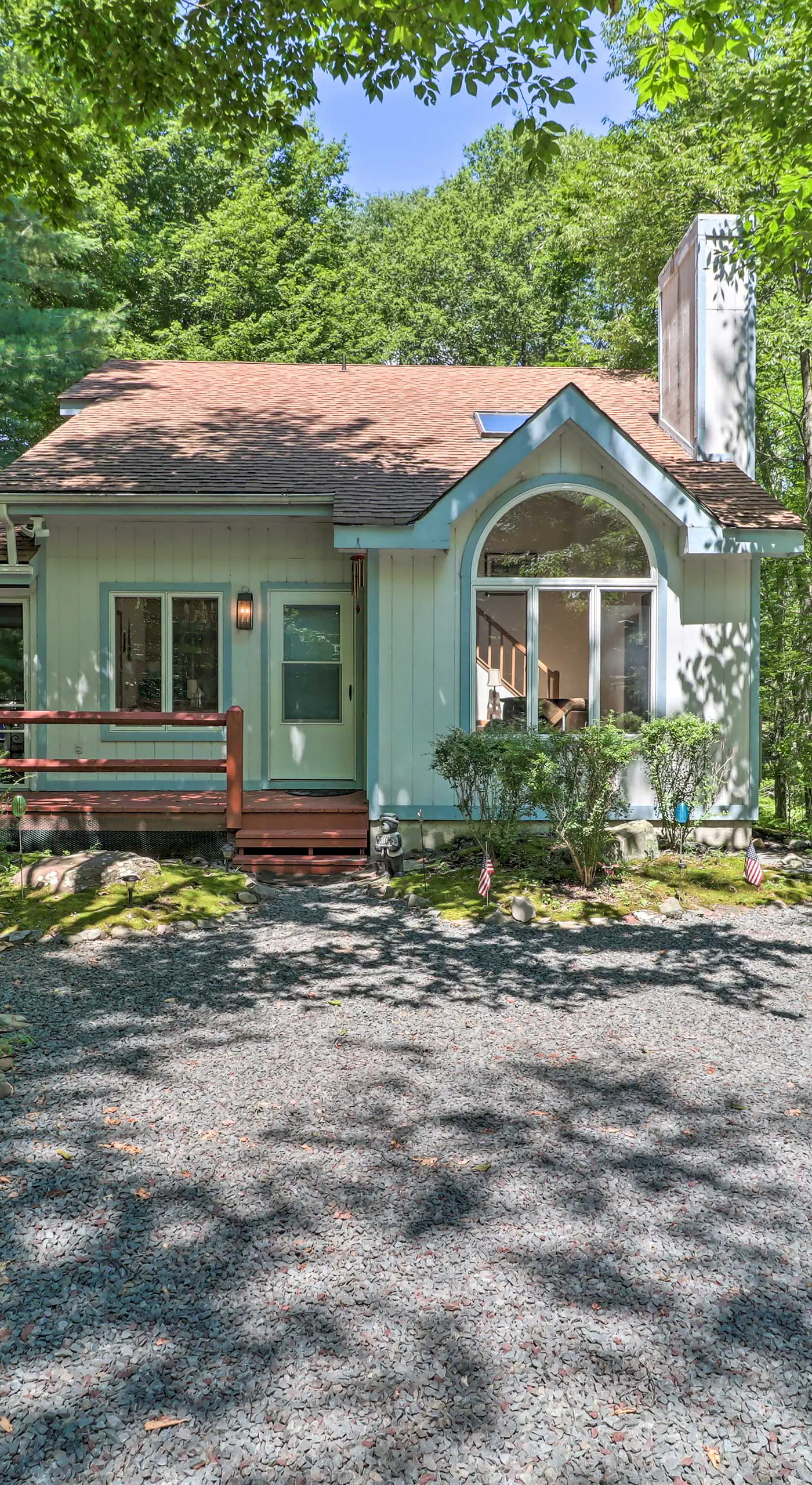 Deck & Resort Amenities: Pocono Lake Home