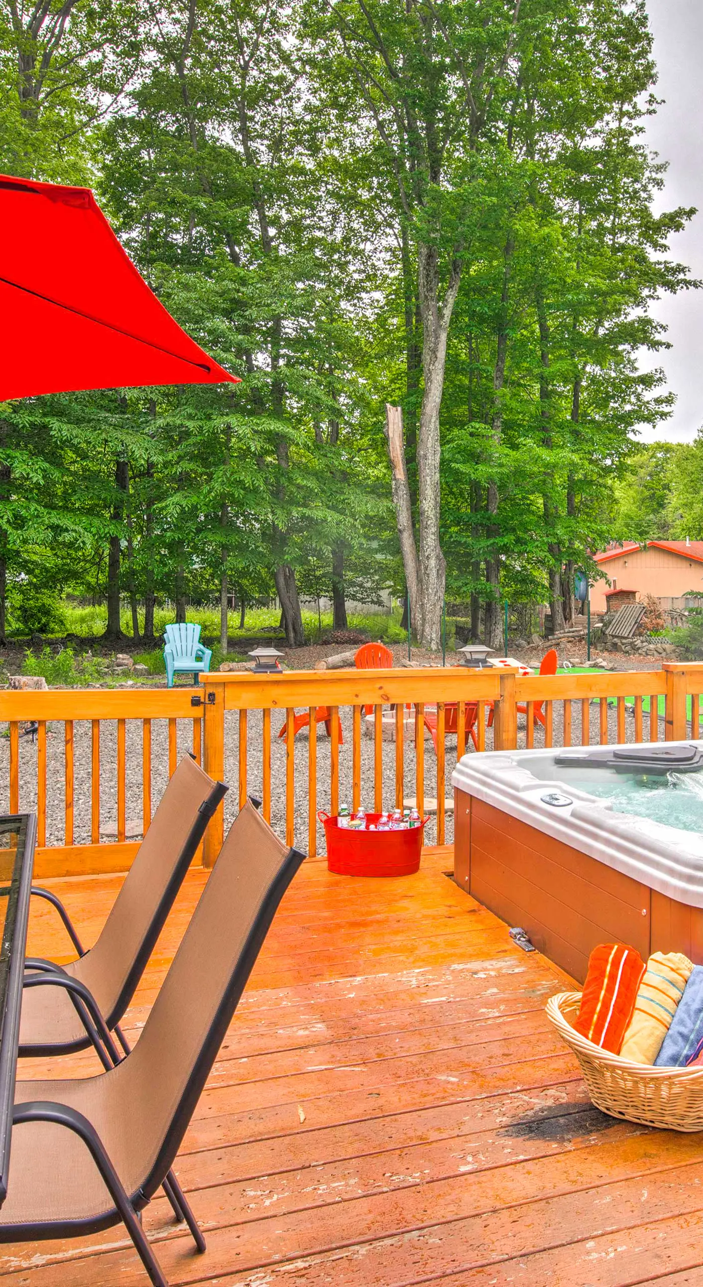 Jacuzzi & Resort Amenities: Tobyhanna Family Home!