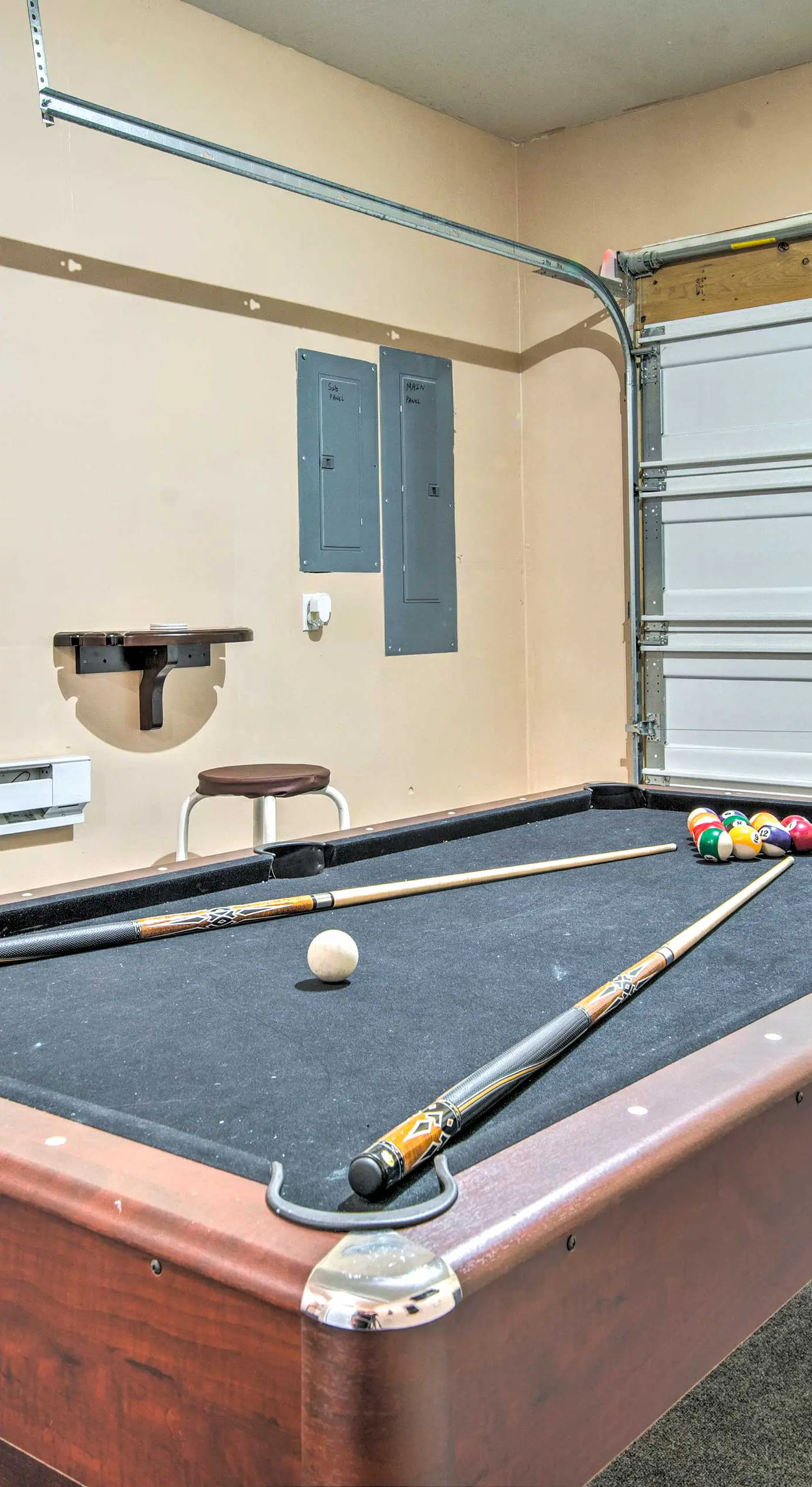 Jacuzzi & Resort Amenities: Tobyhanna Family Home!