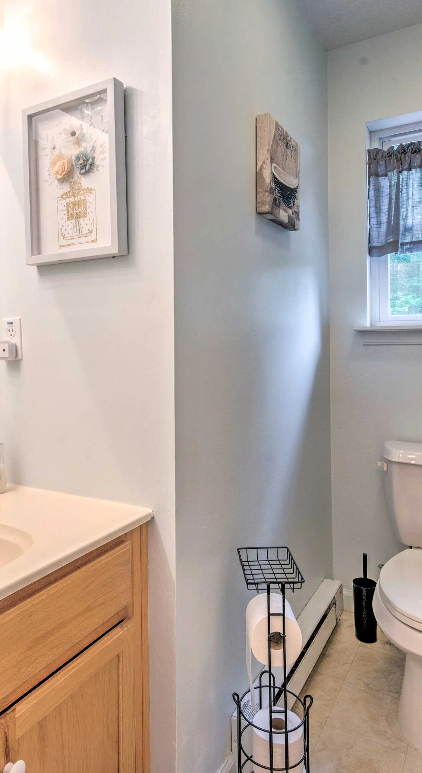 Jacuzzi & Resort Amenities: Tobyhanna Family Home!