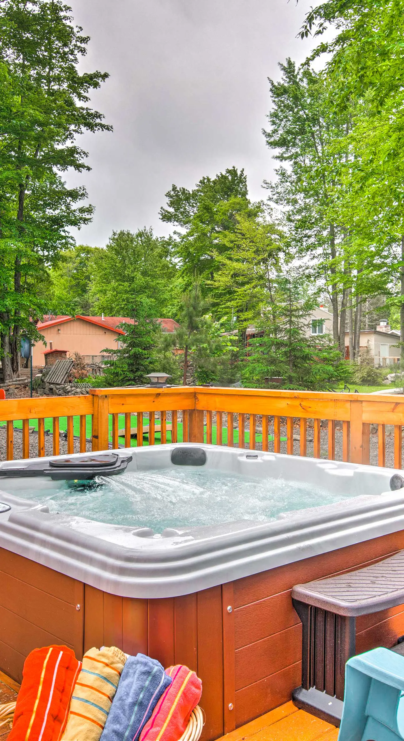 Jacuzzi & Resort Amenities: Tobyhanna Family Home!