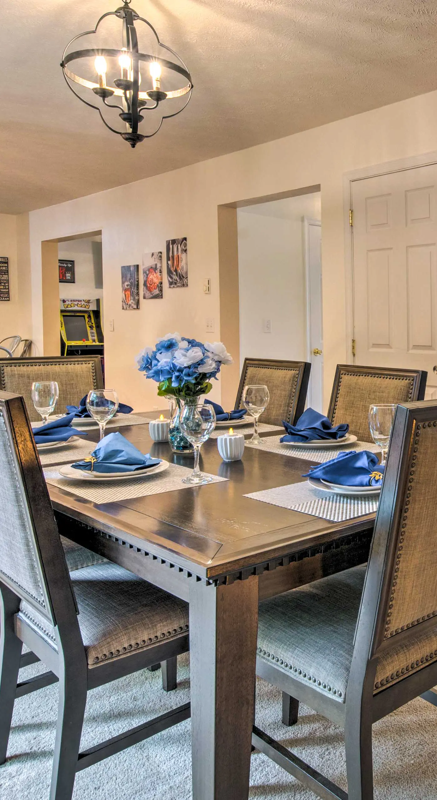 Jacuzzi & Resort Amenities: Tobyhanna Family Home!