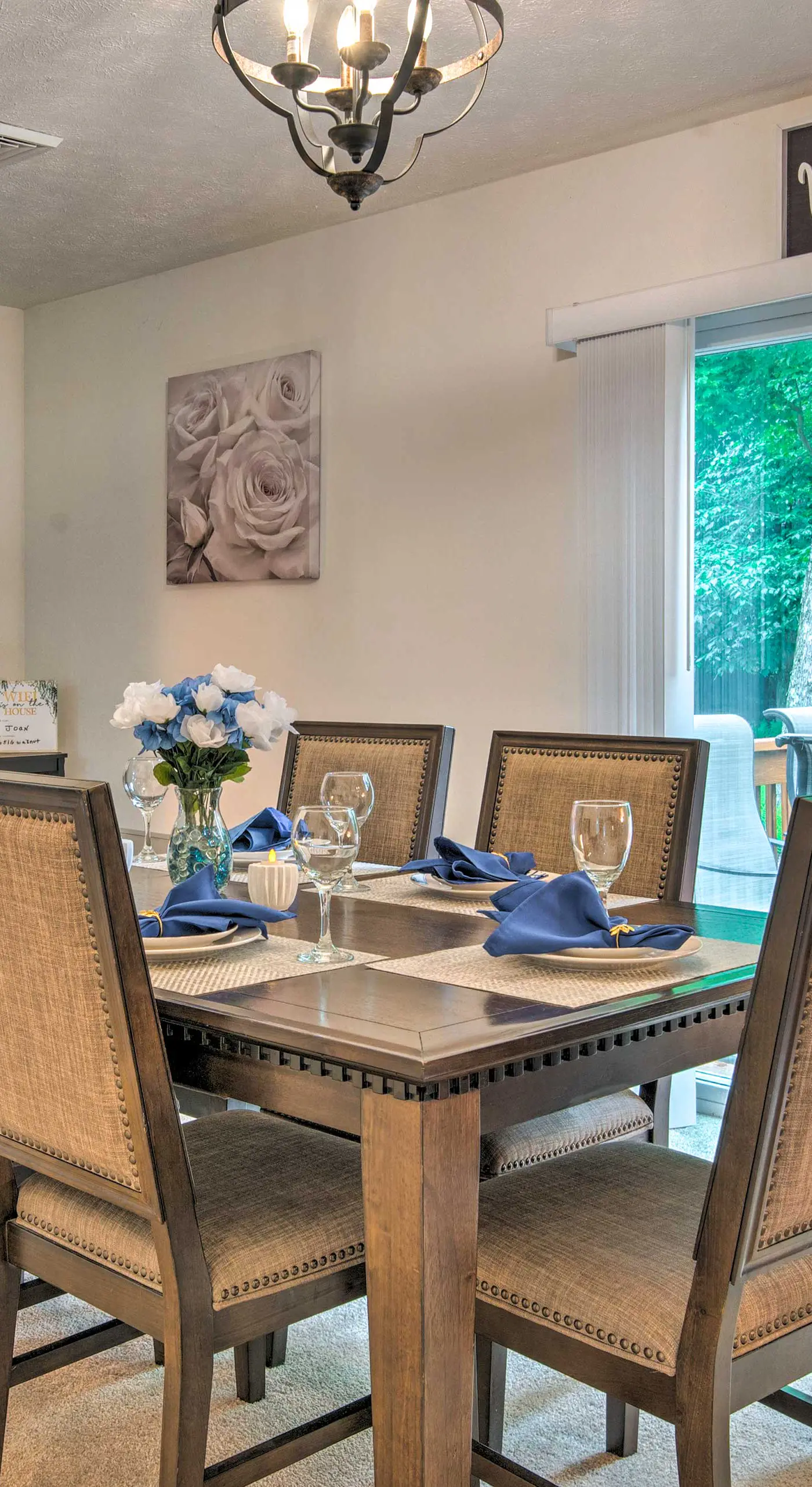 Jacuzzi & Resort Amenities: Tobyhanna Family Home!