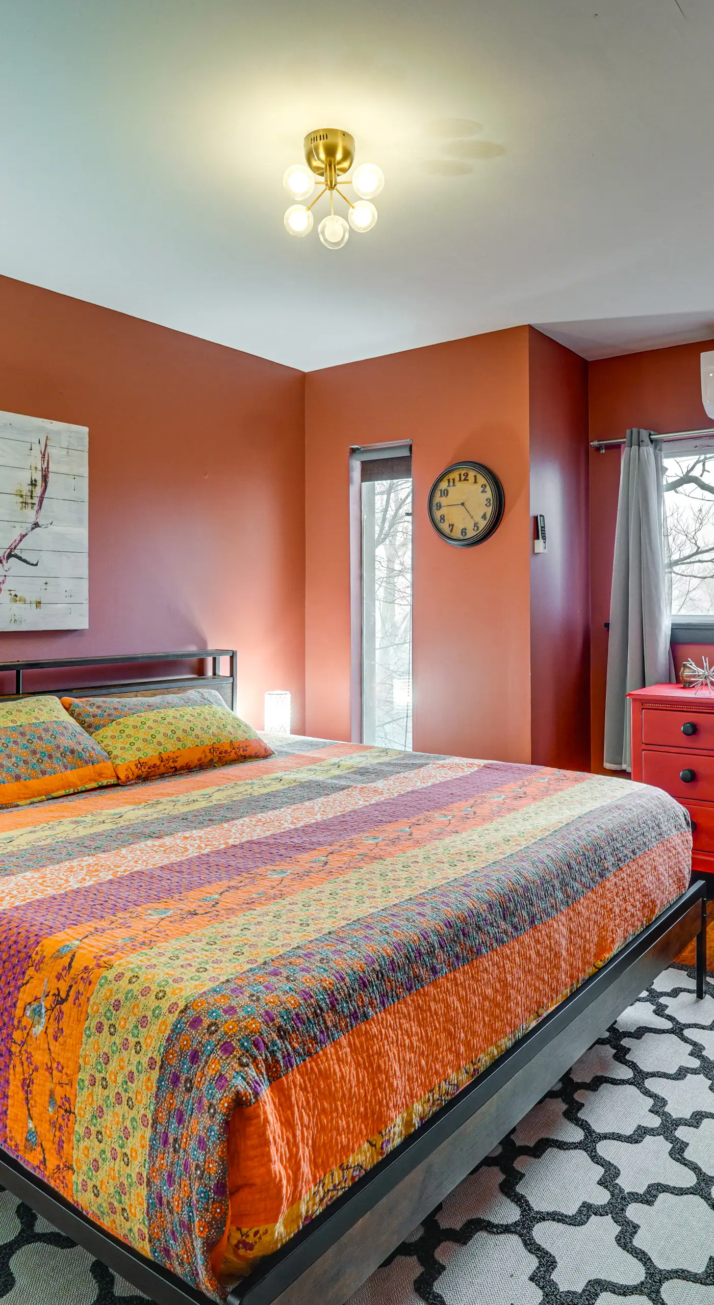 Mtn-View Gem w/ Deck & Hot Tub in Tannersville