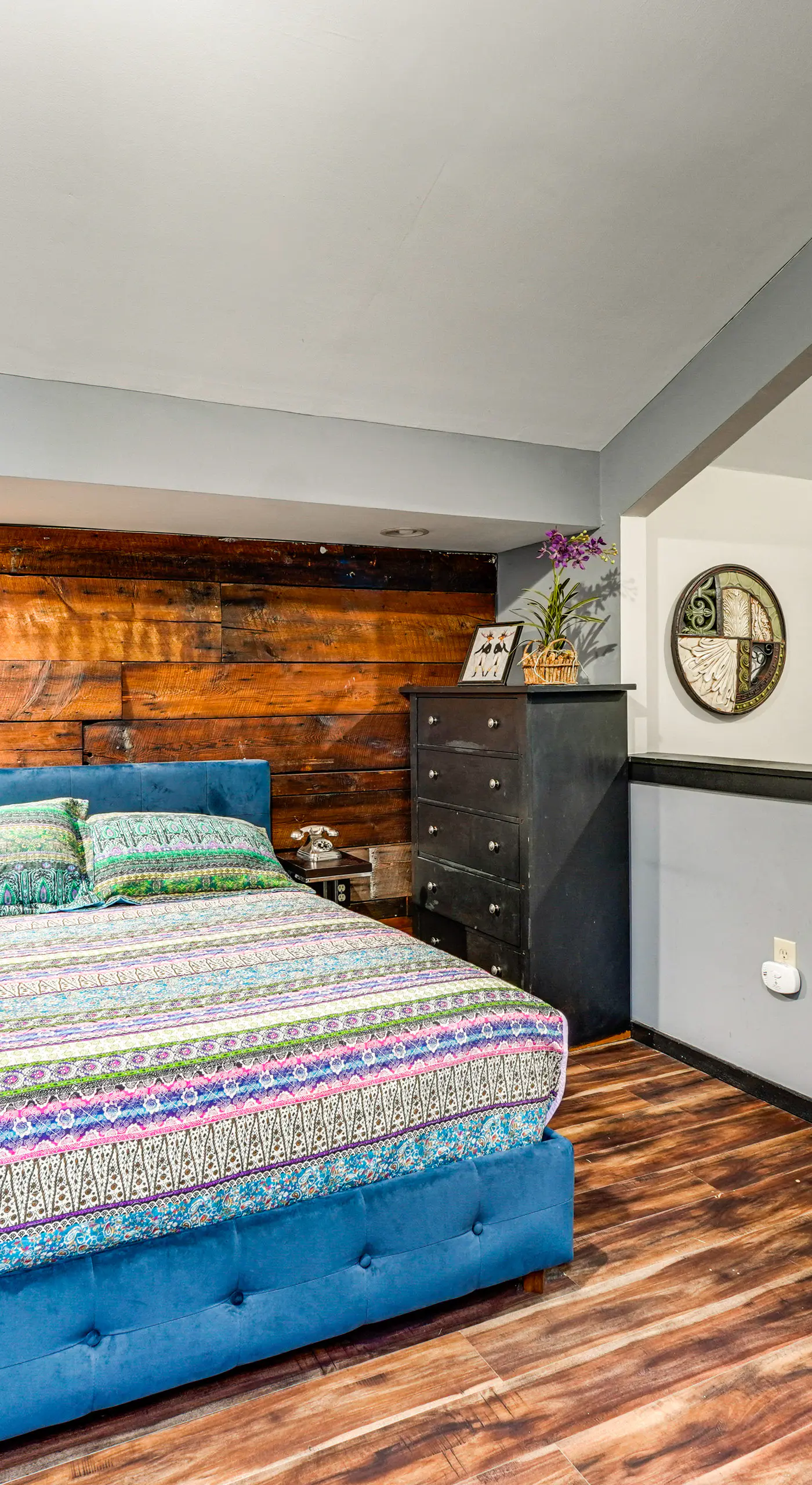 Mtn-View Gem w/ Deck & Hot Tub in Tannersville
