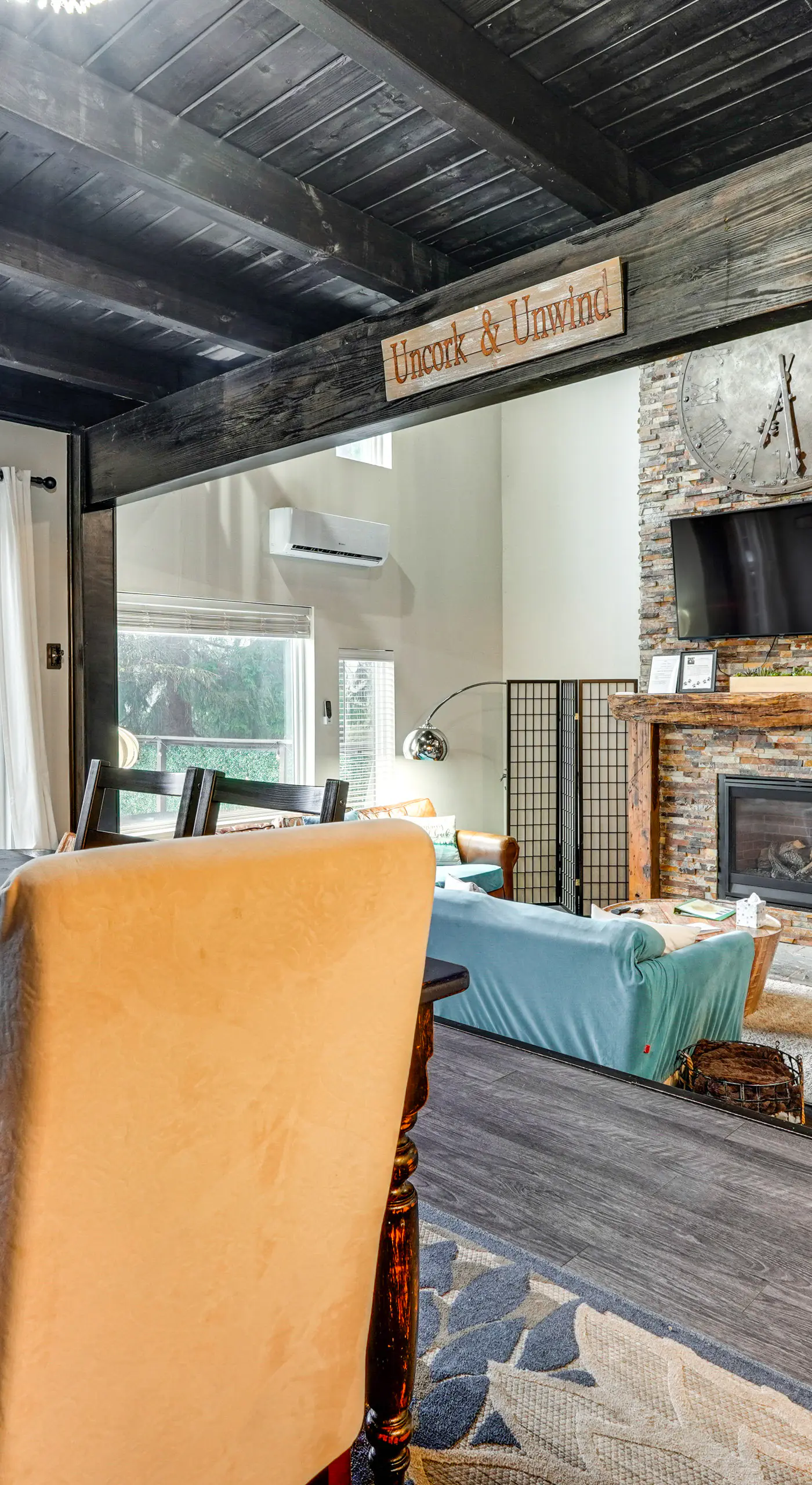 Mtn-View Gem w/ Deck & Hot Tub in Tannersville