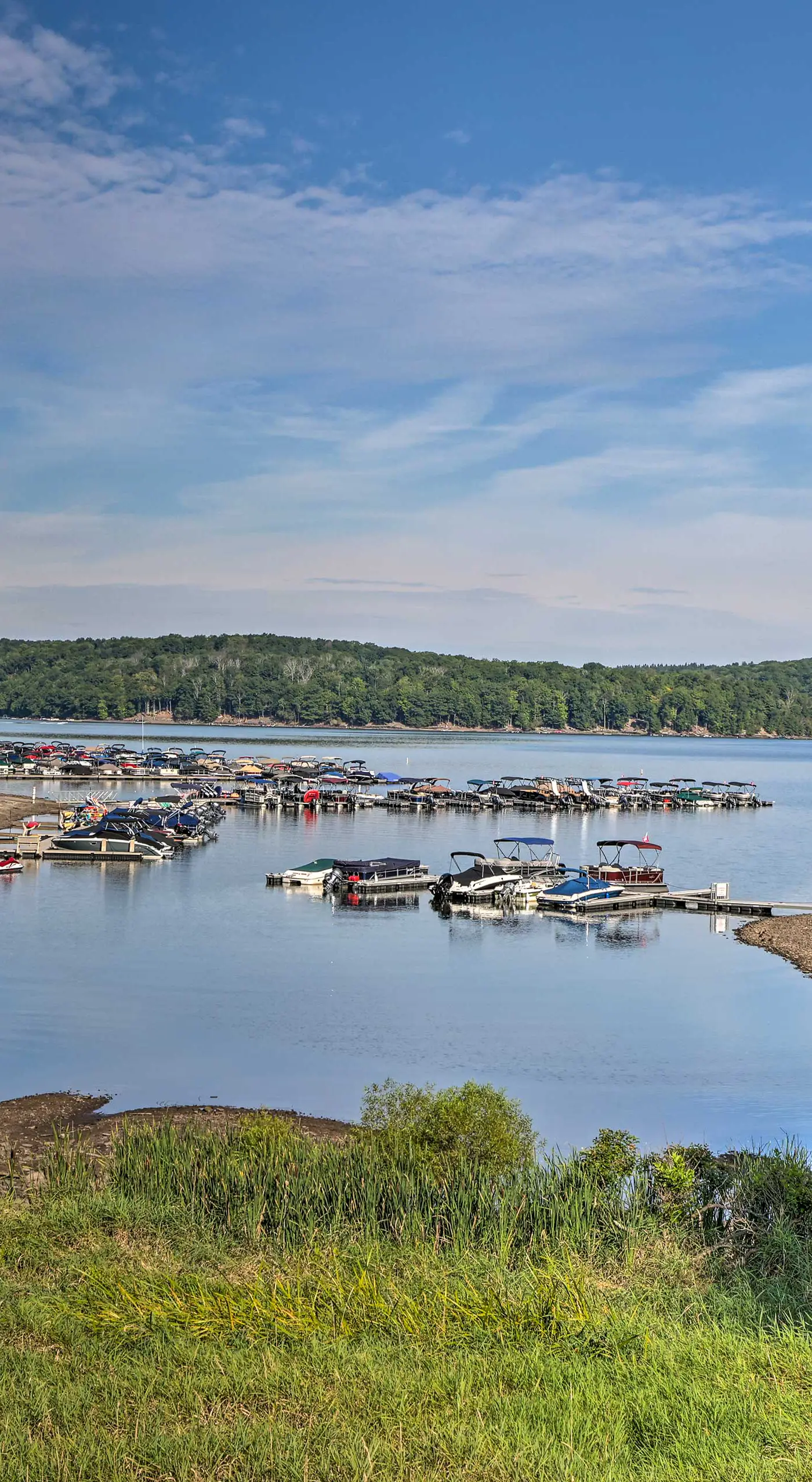 22 Mi to Ski Big Bear! Lake Wallenpaupack Getaway
