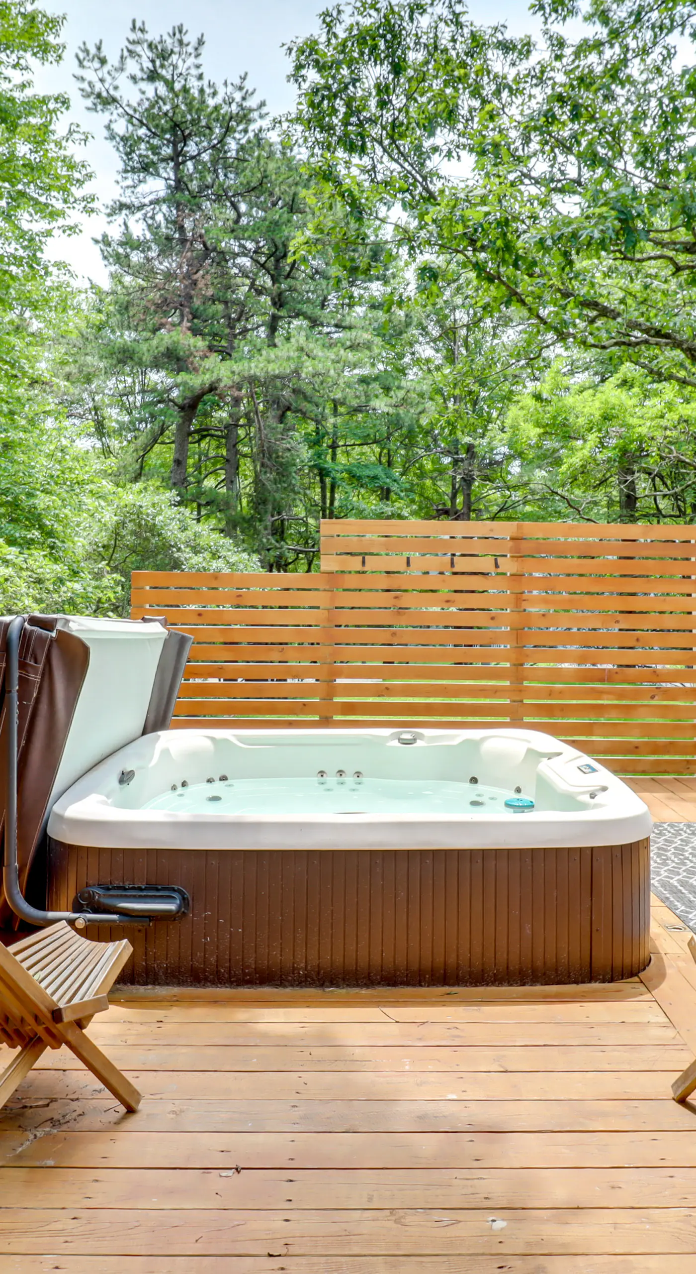 Hot Tub, Fire Pit & Barrel Sauna: Poconos Abode