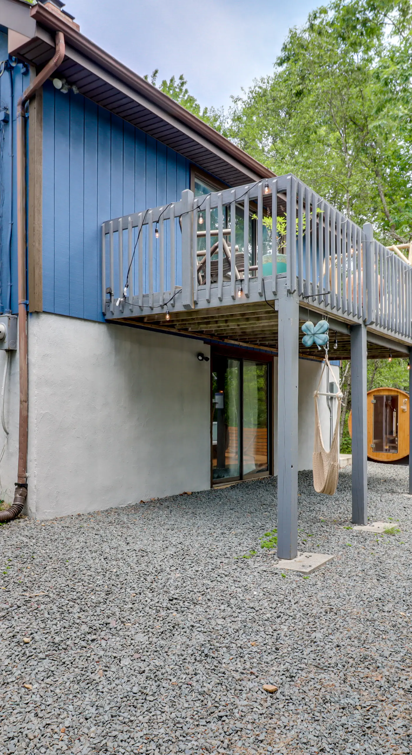 Hot Tub, Fire Pit & Barrel Sauna: Poconos Abode