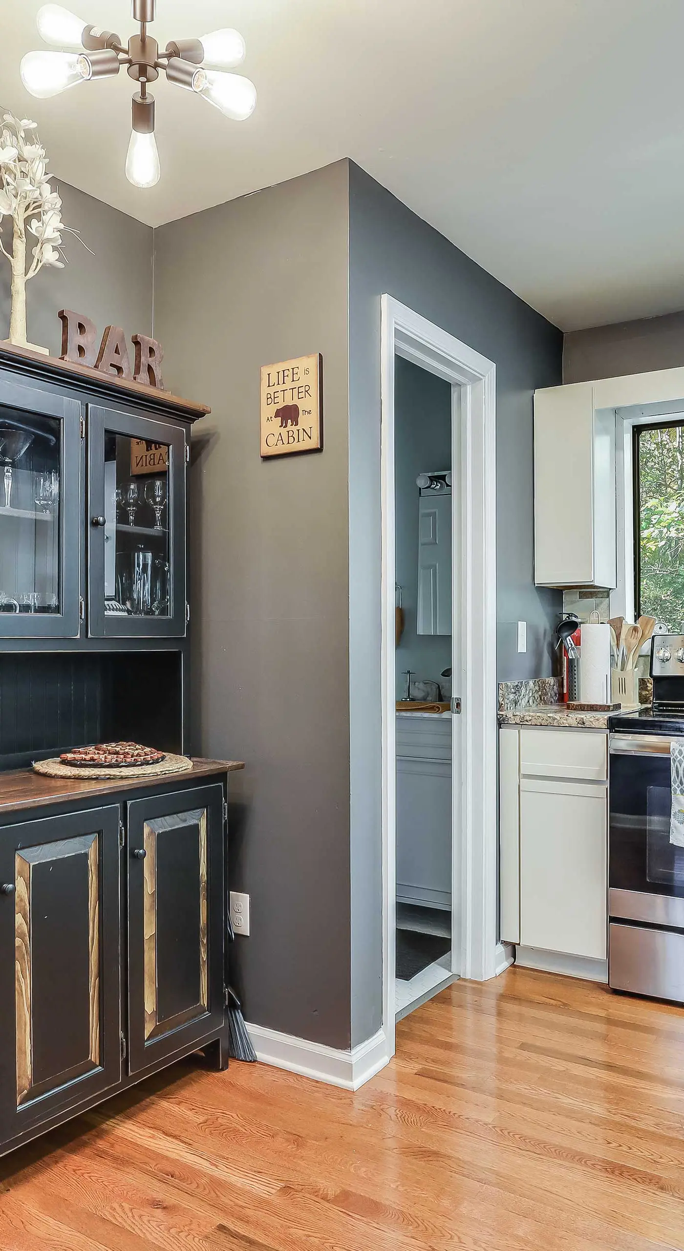 Hot Tub, Fire Pit & Barrel Sauna: Poconos Abode
