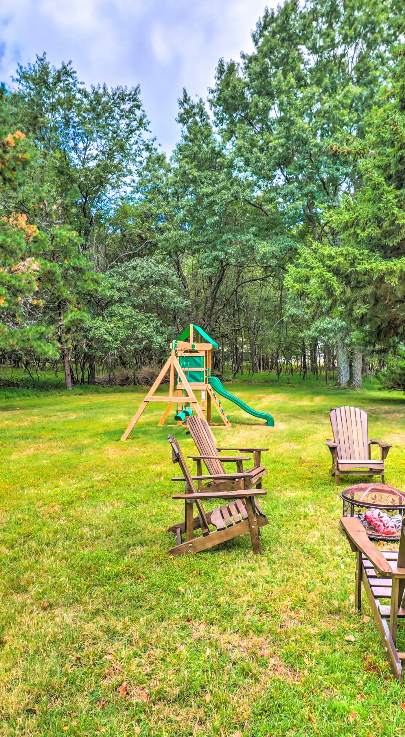 Walk to Wolf Run Lake: Cottage w/ Furnished Deck