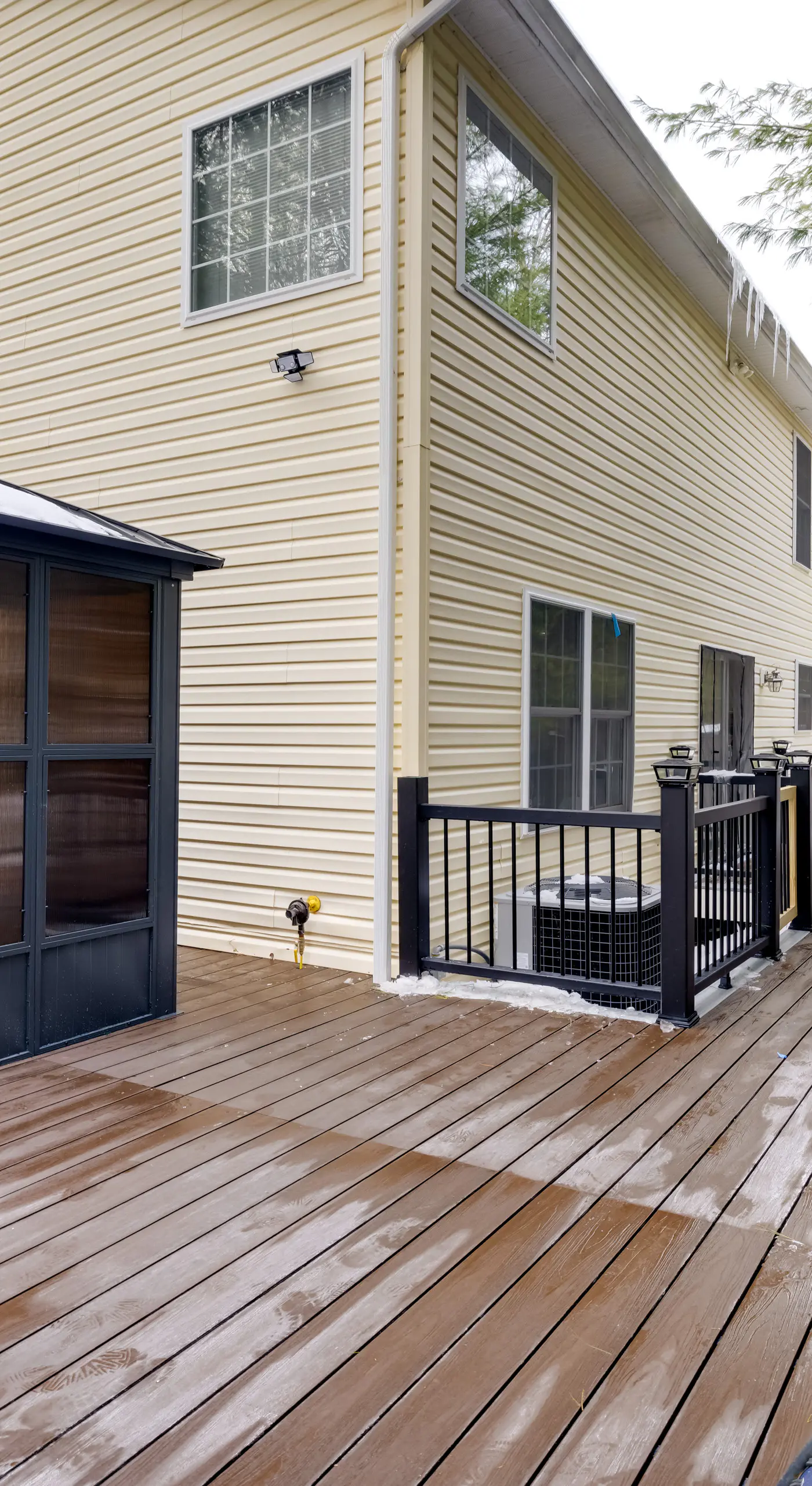 Hot Tub & Deck: Gorgeous Retreat in Pocono Summit!