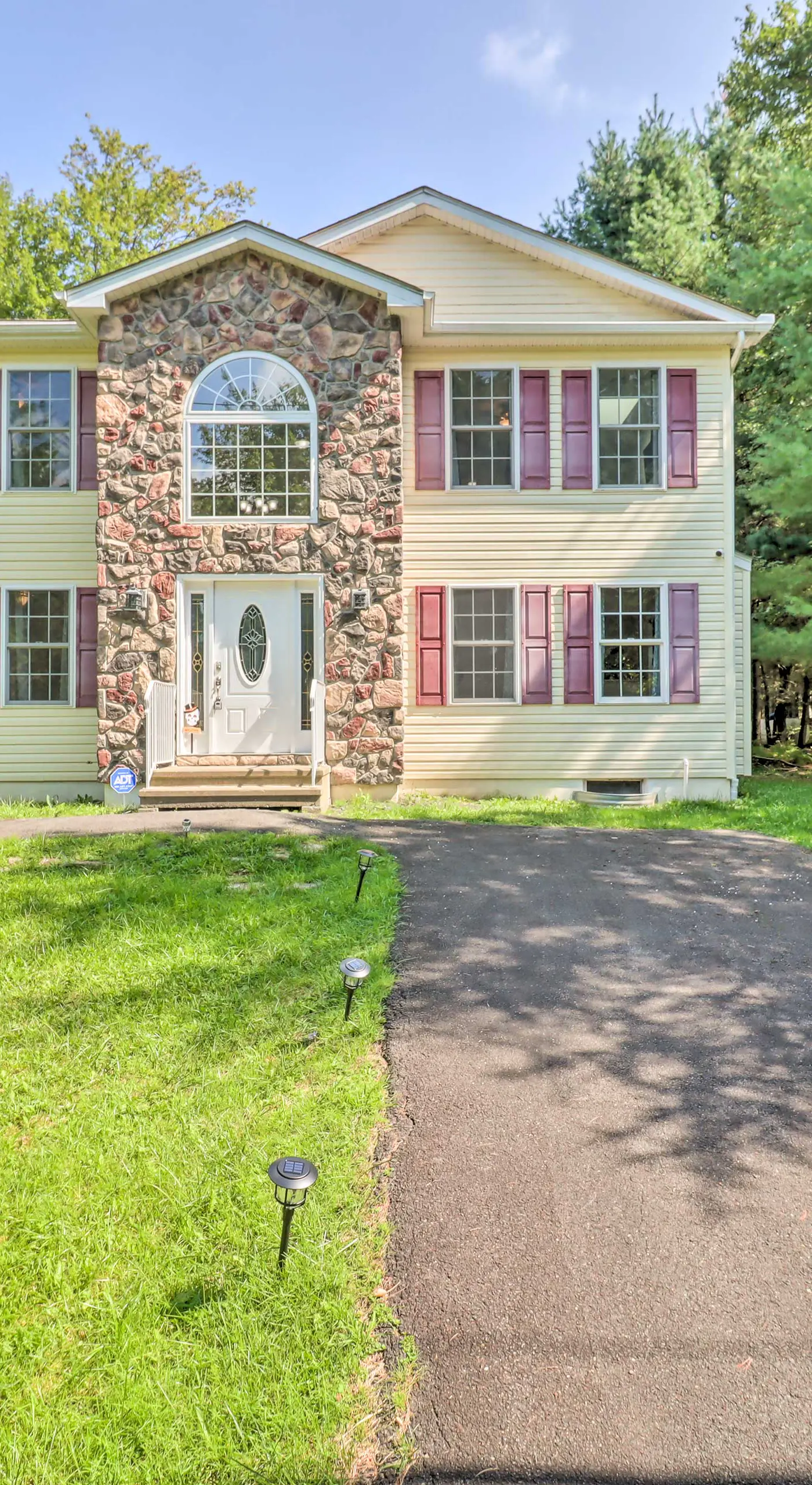 Hot Tub & Deck: Gorgeous Retreat in Pocono Summit!